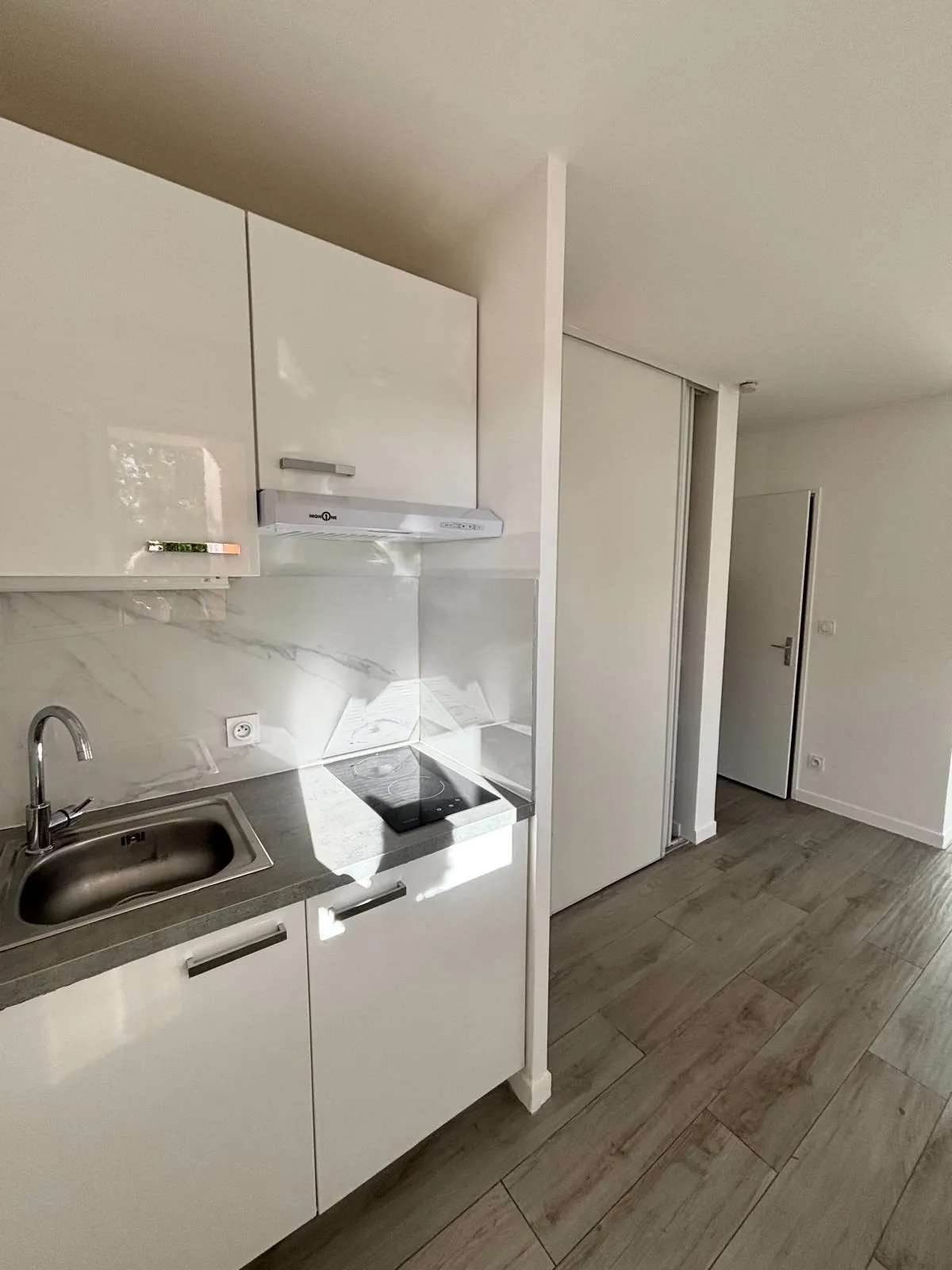 Appartement T2 rénové de 32 m² avec terrasse à Blagnac 