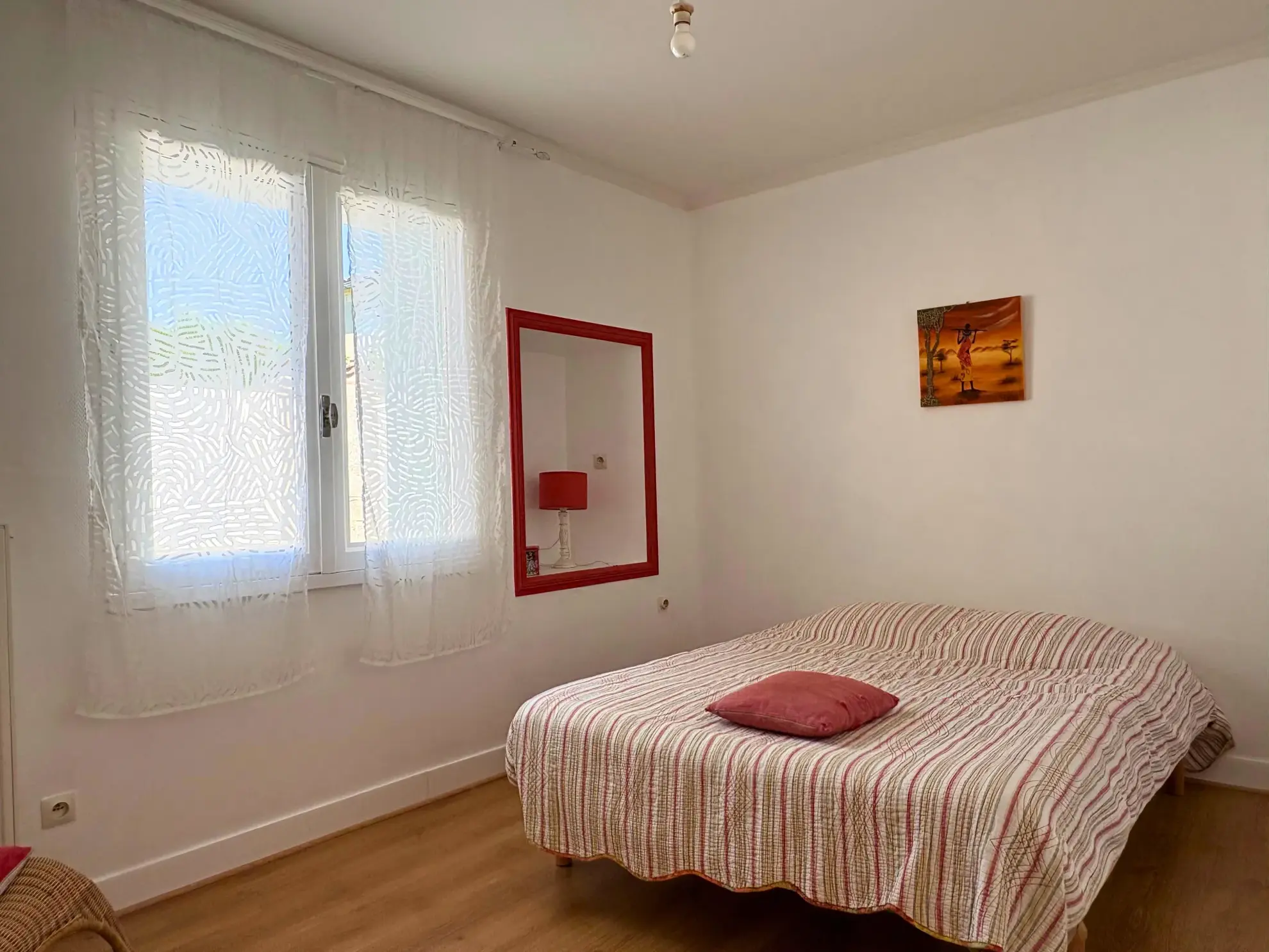 Maison de plain-pied moderne à vendre à Boutiers-Saint-Trojan, 3 chambres, garage et jardin privé 