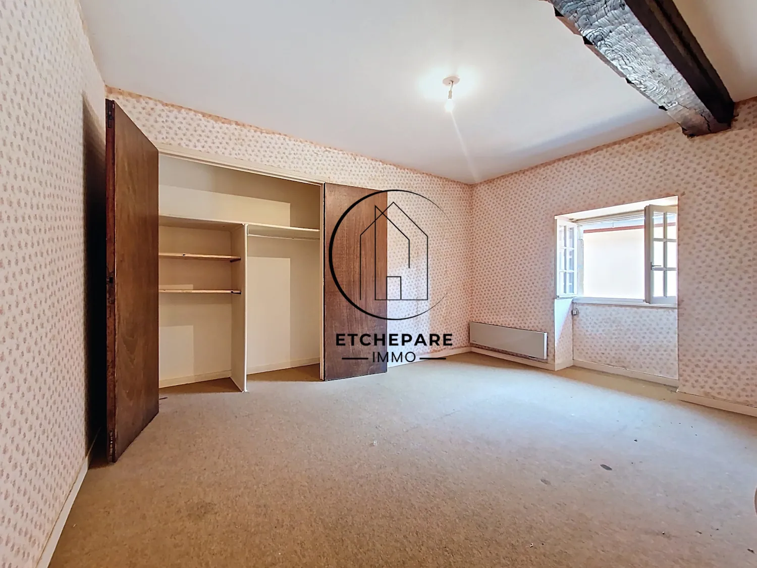 Maison typique basque à Garris en vente - Double appartement avec jardin 