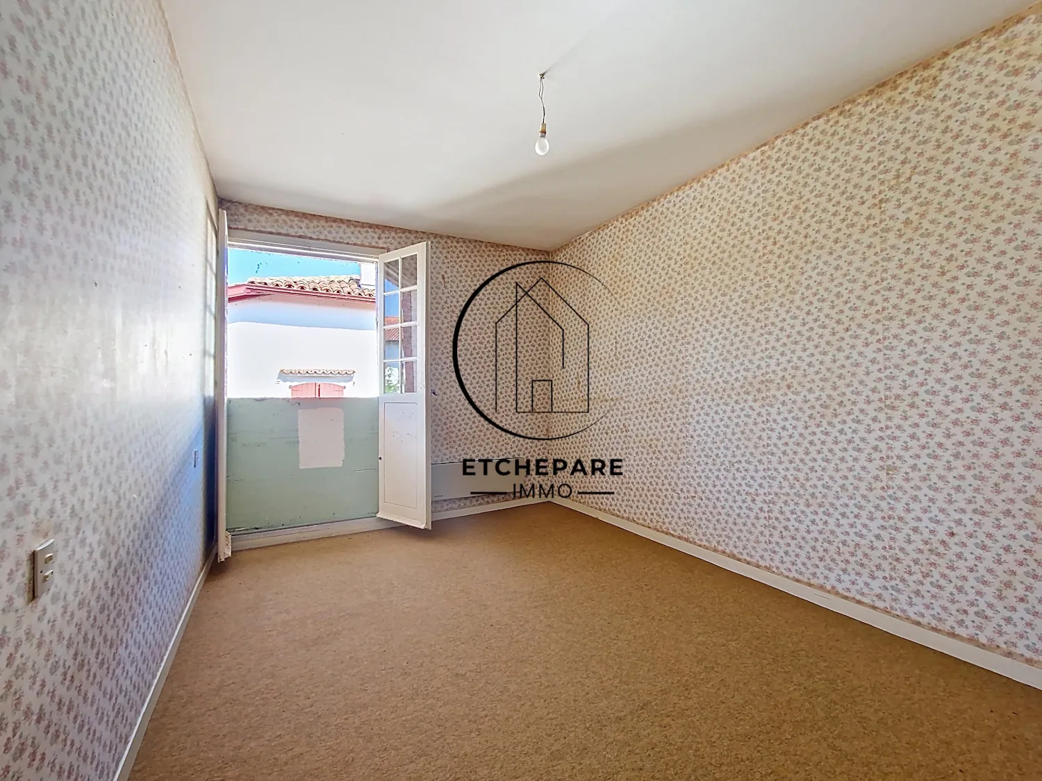 Maison typique basque à Garris en vente - Double appartement avec jardin 