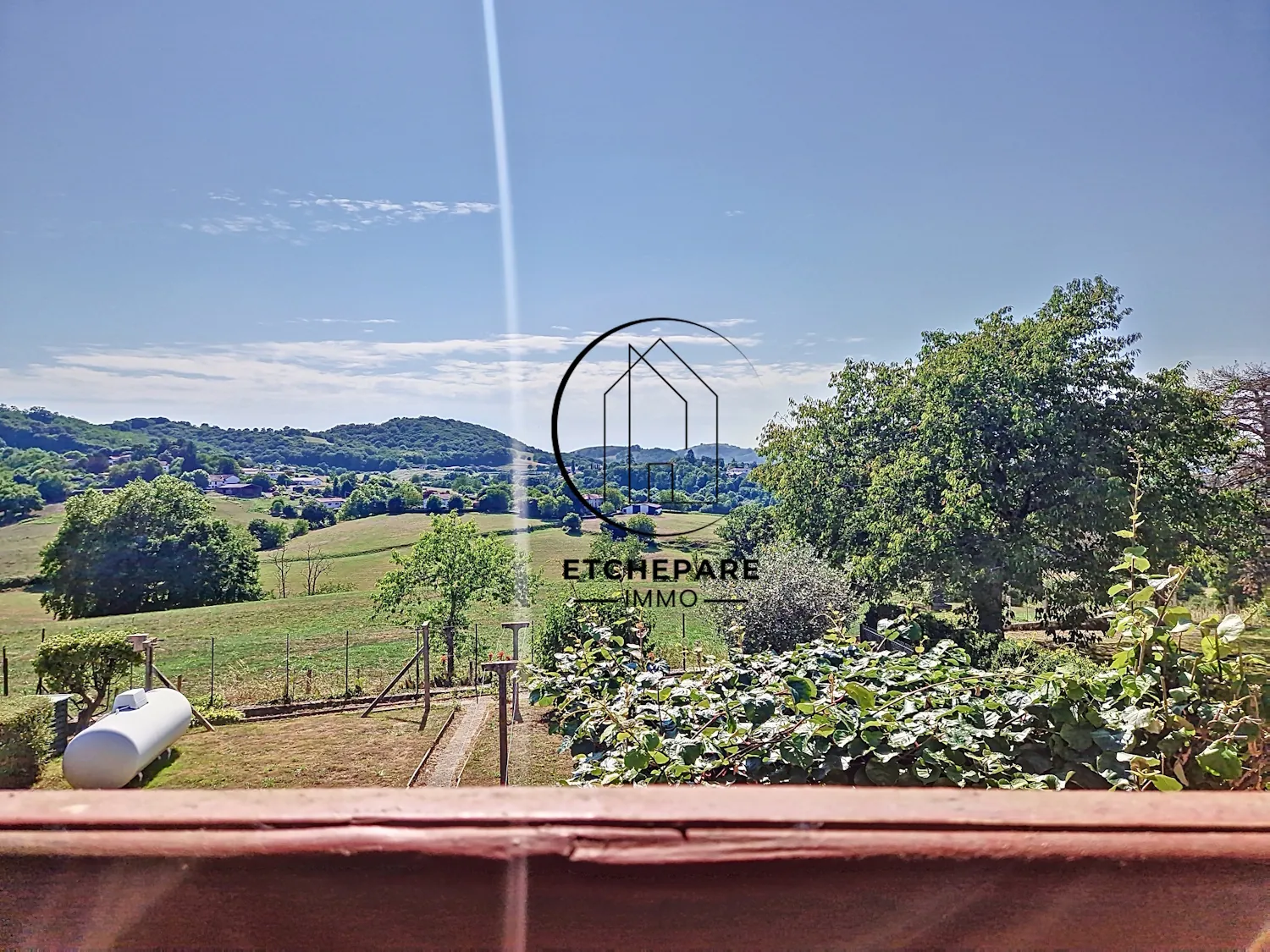 Maison typique basque à Garris en vente - Double appartement avec jardin 