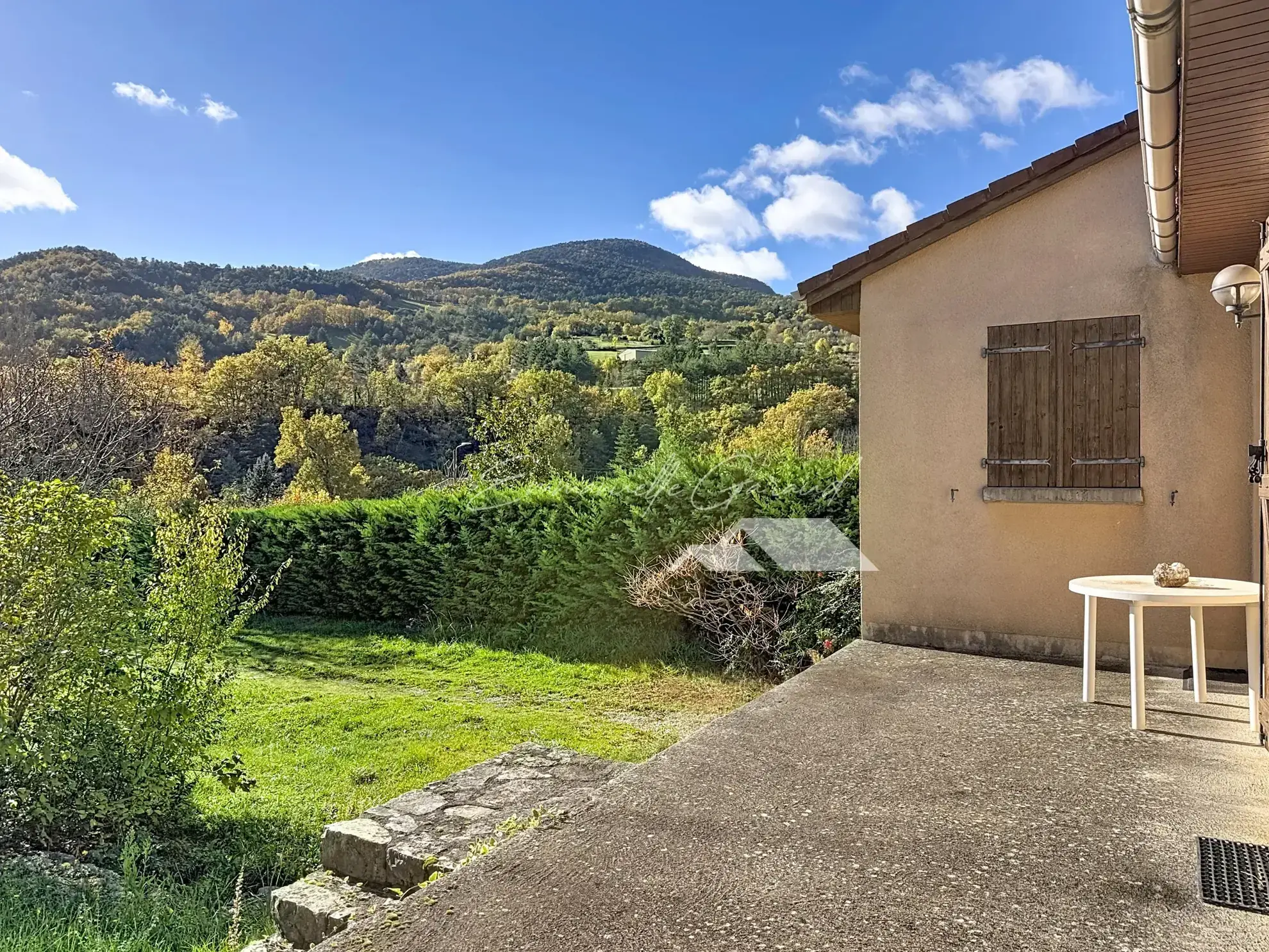 Charmante maison lumineuse avec grand sous-sol et jardin à Rivière-sur-Tarn