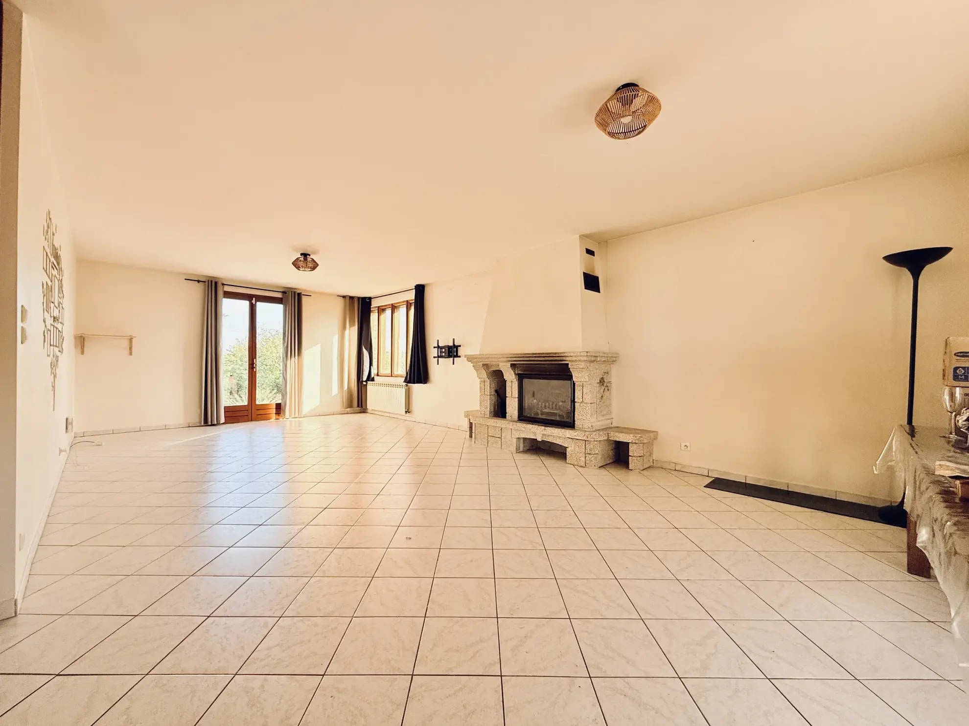 Maison familiale de 230 m² avec sous-sol et panneaux photovoltaïques à Coulommiers 