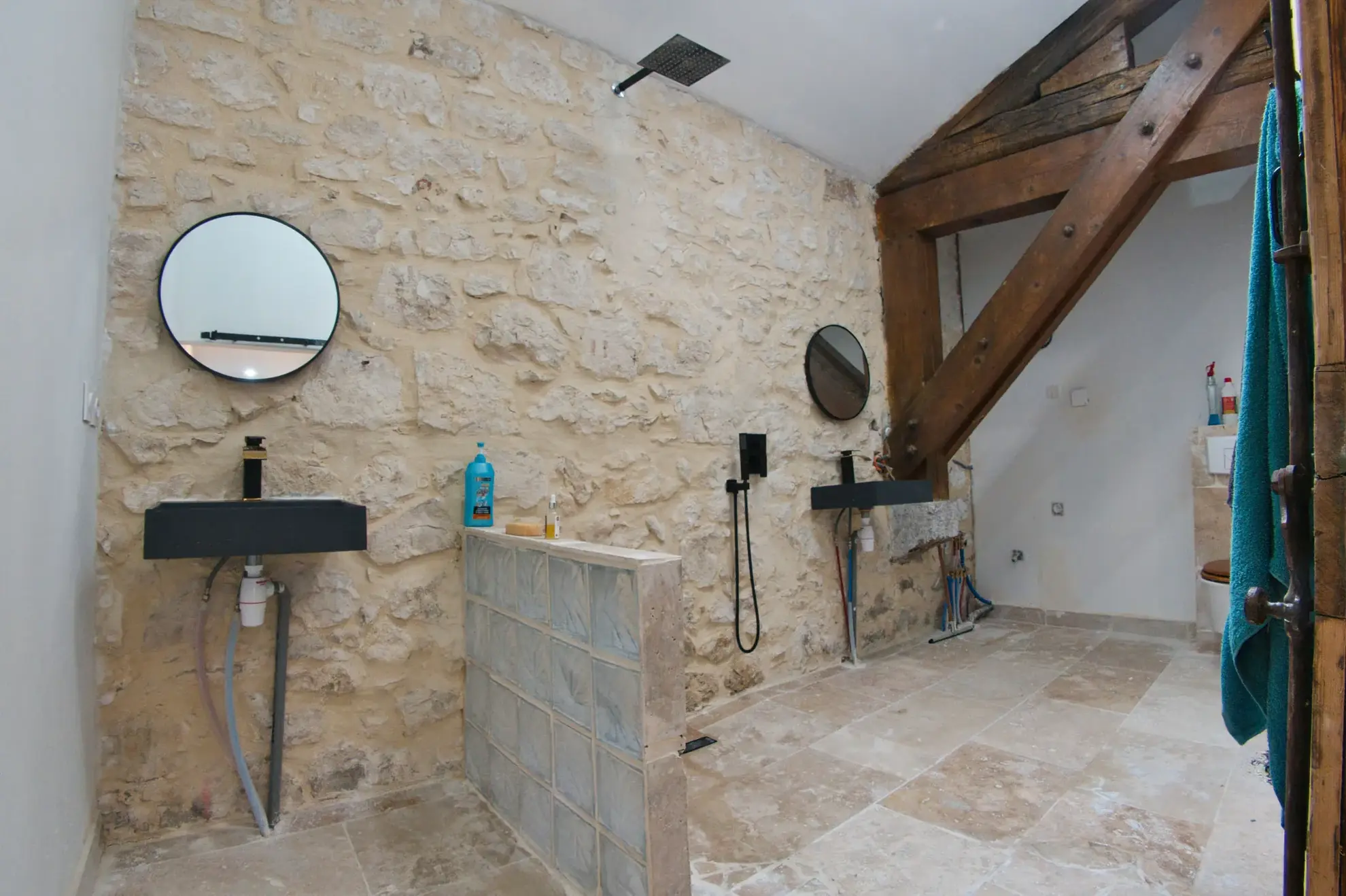 Maison de village divisible à Peyriac-de-Mer avec garage et terrasse 