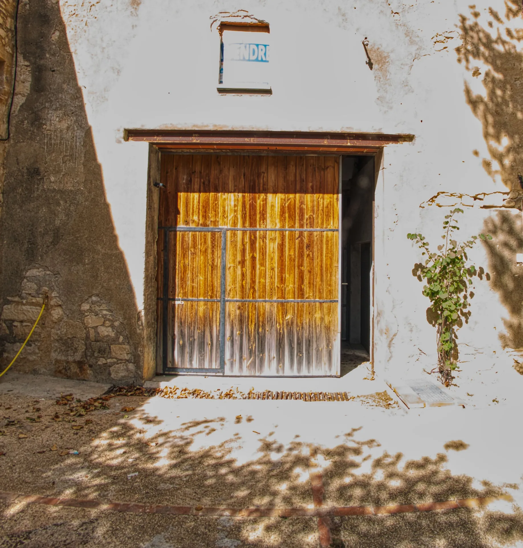 Maison de village divisible à Peyriac-de-Mer avec garage et terrasse 