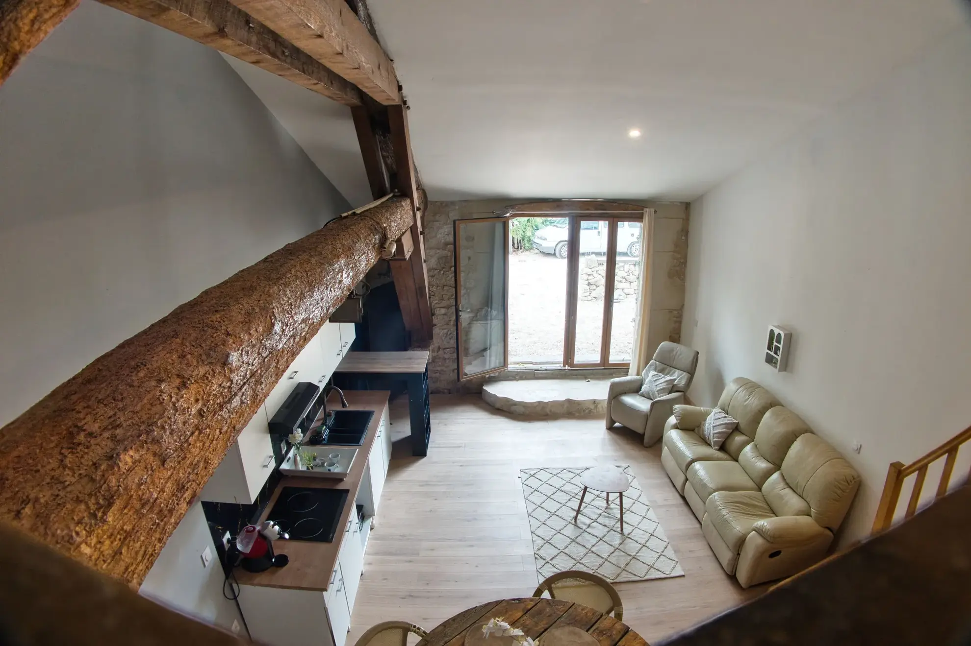 Maison de village divisible à Peyriac-de-Mer avec garage et terrasse 