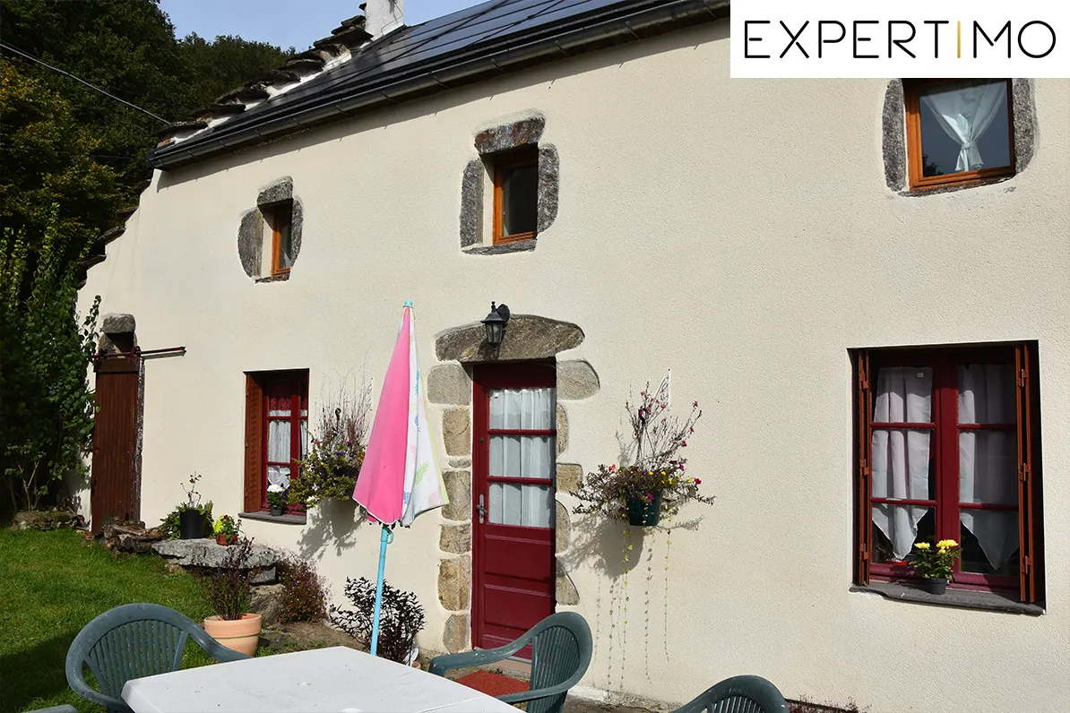 Maison avec Gîte, piscine et vue sur Château Rocher à Menat 