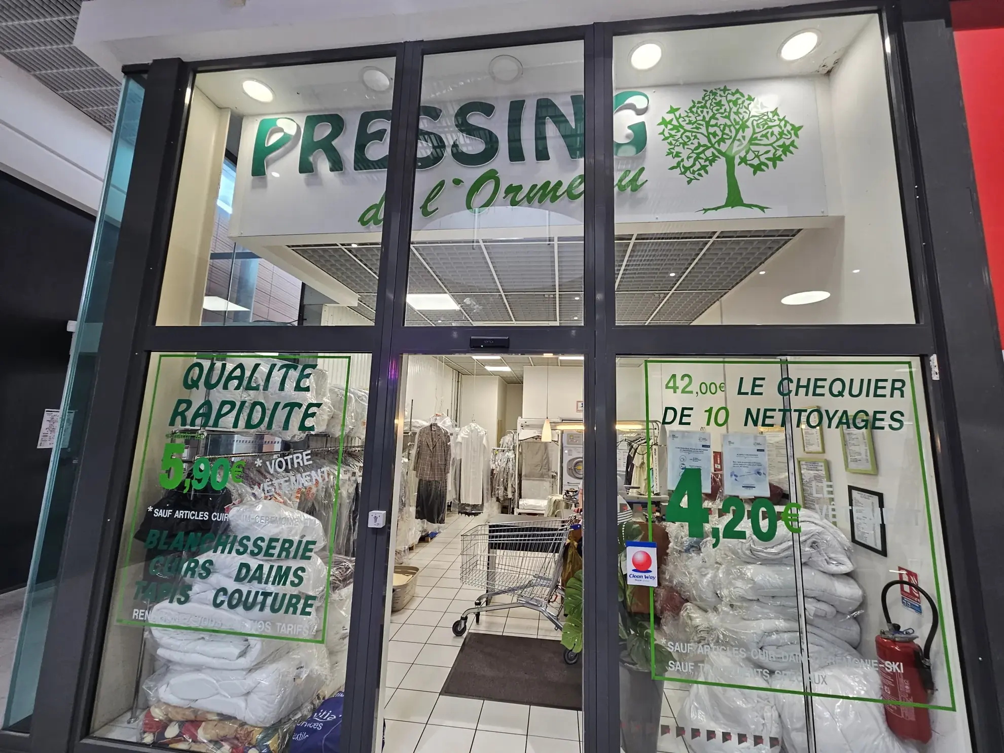 Fonds de commerce pressing à vendre à Tarbes - Emplacement idéal et rentabilité assurée