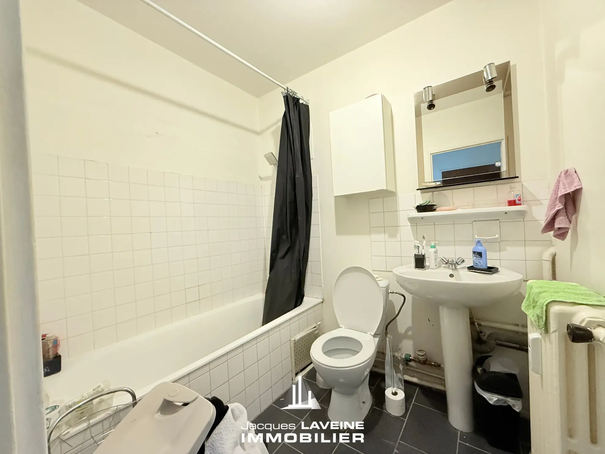 Appartement 2 pièces à Metz avec parking et cave, bon investissement locatif 