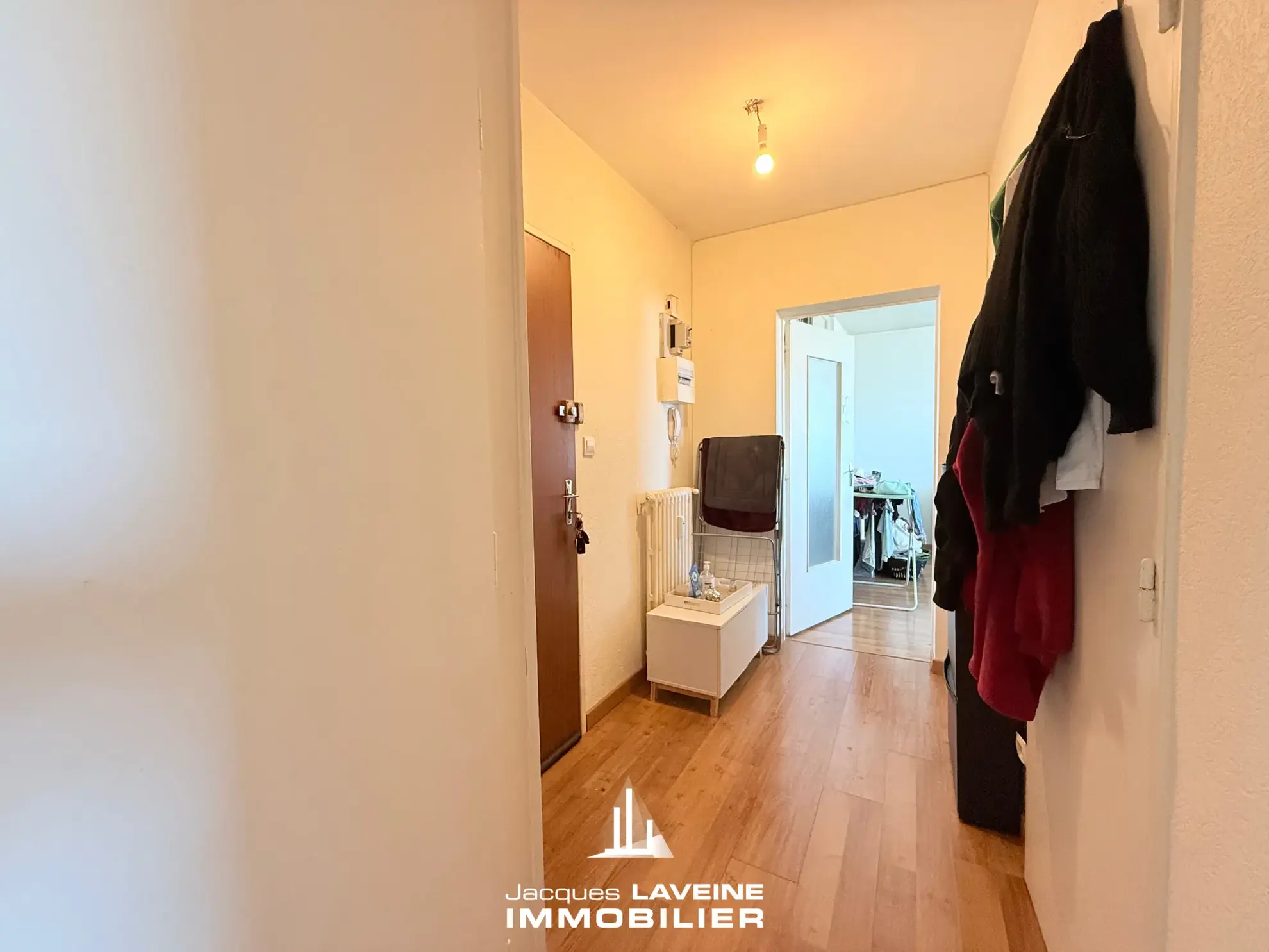 Appartement 2 pièces à Metz avec parking et cave, bon investissement locatif 