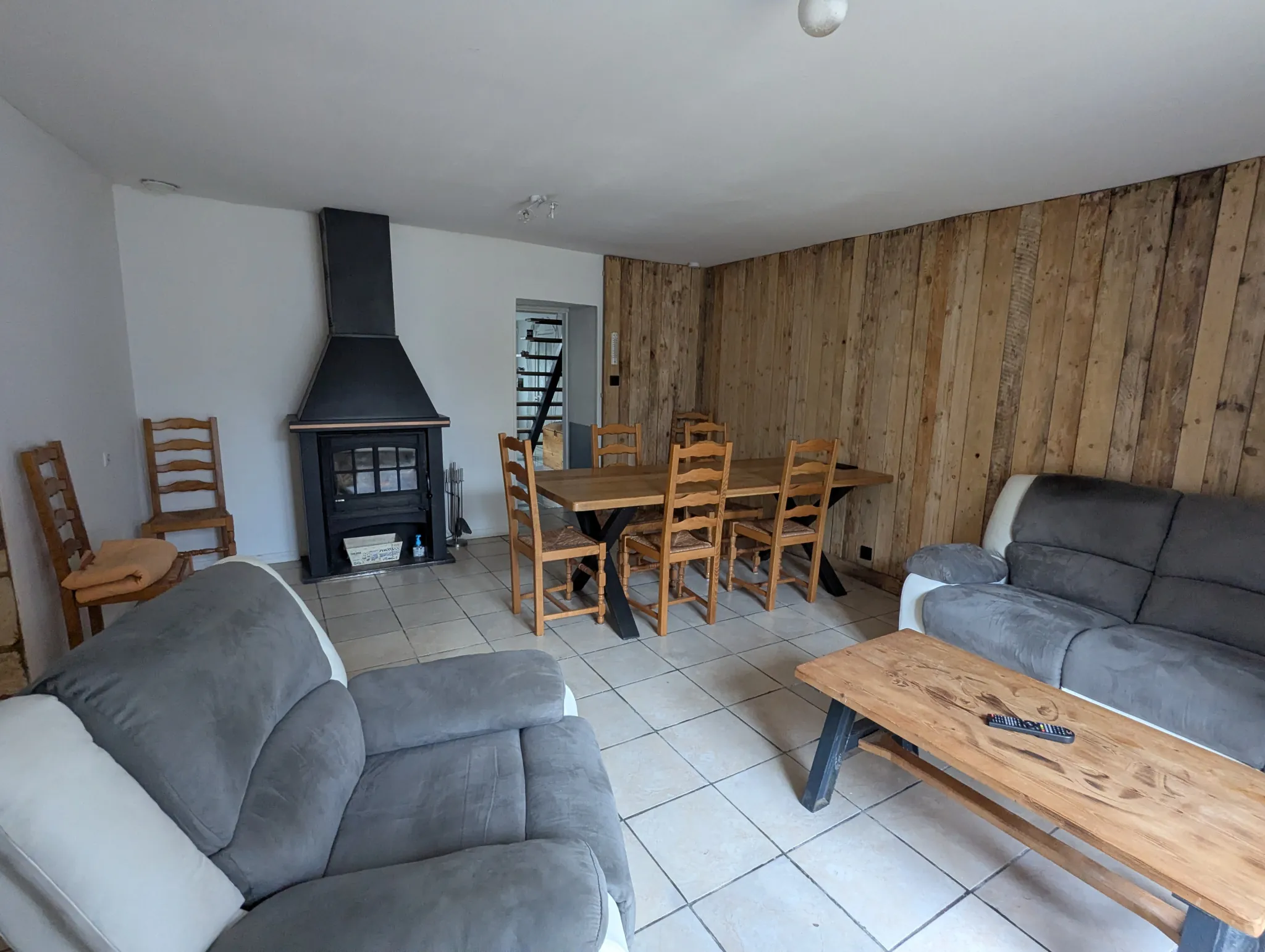 Maison à Oyrières avec garage, terrasse et terrain de 530 m² 