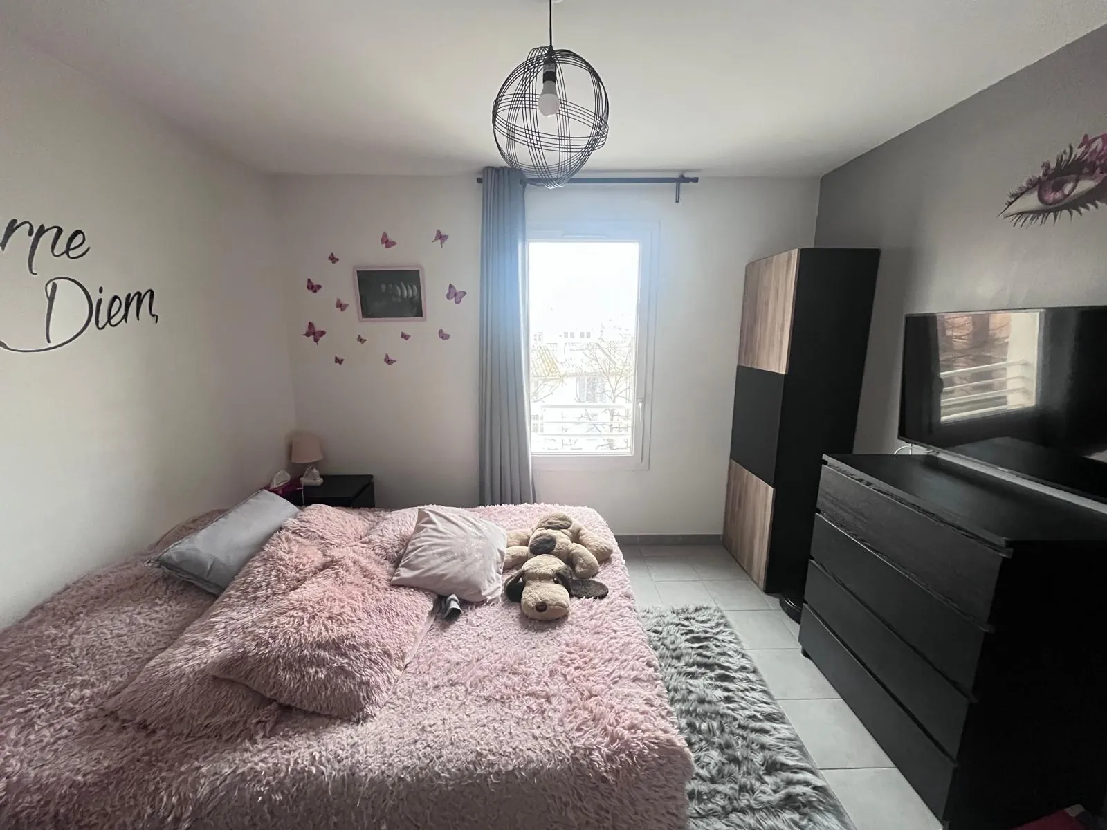 Appartement Duplex T5 à Marignane avec Terrasse, Parking et Faibles Charges 