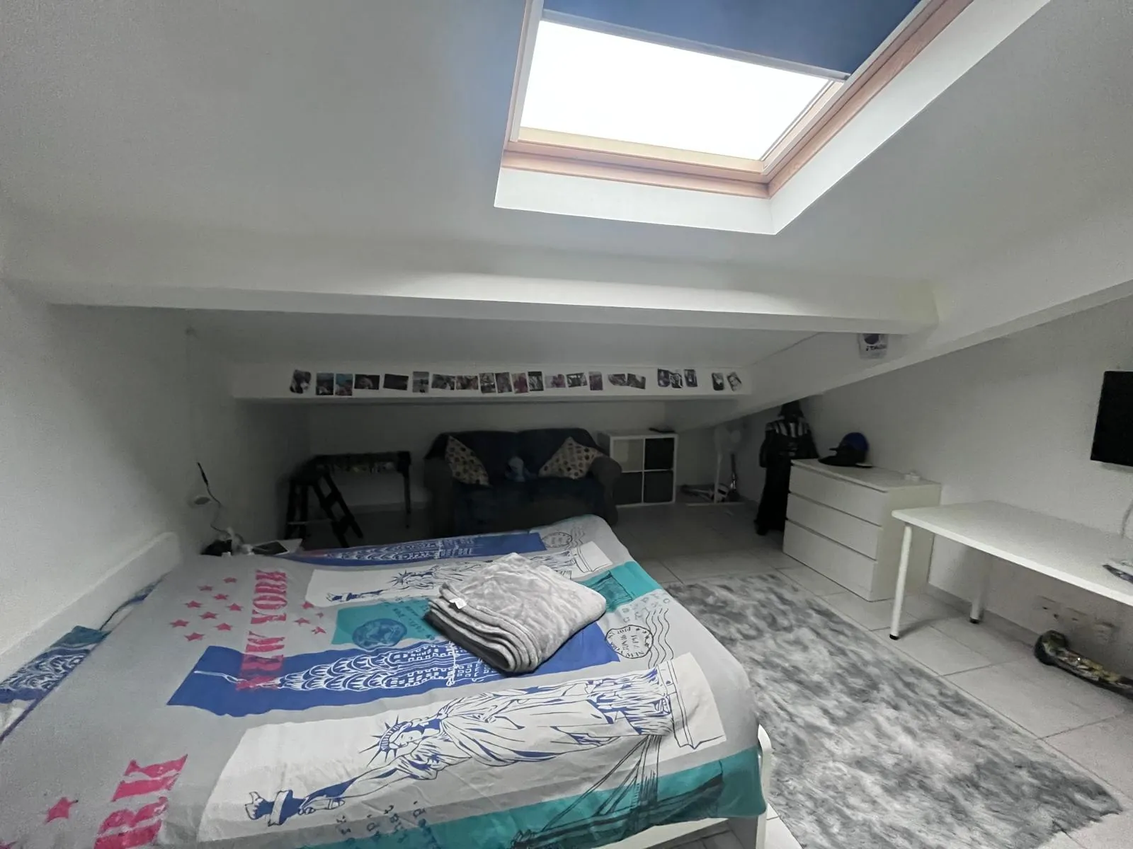 Appartement Duplex T5 à Marignane avec Terrasse, Parking et Faibles Charges 