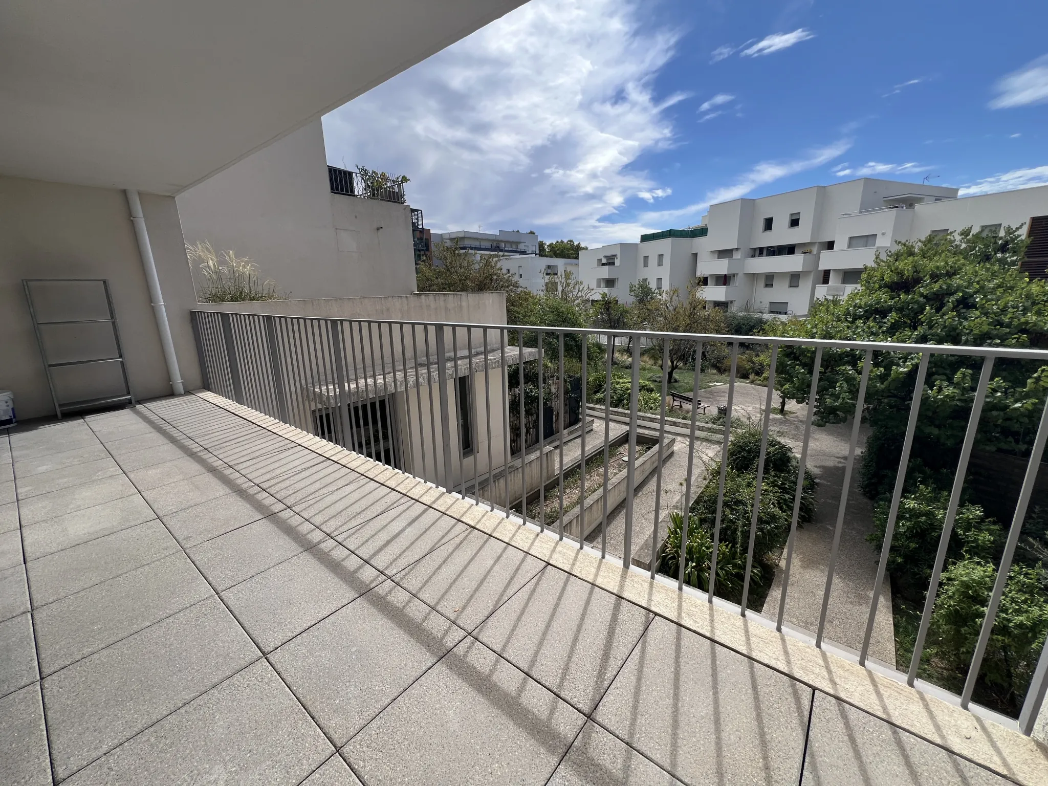Appartement 3 pièces à vendre à Montpellier centre avec terrasse et garage sécurisé 