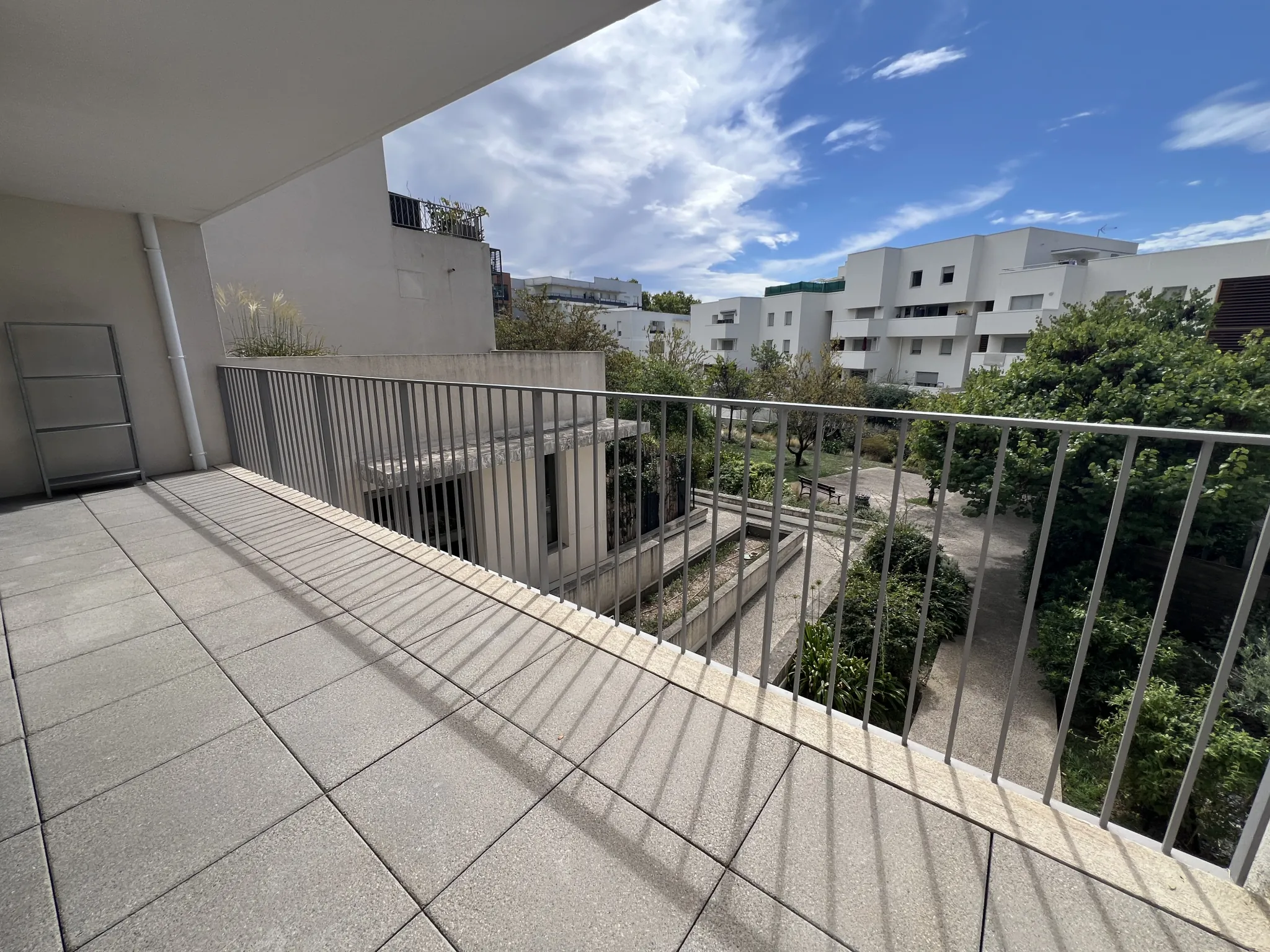 Appartement 3 pièces à vendre à Montpellier centre avec terrasse et garage sécurisé 