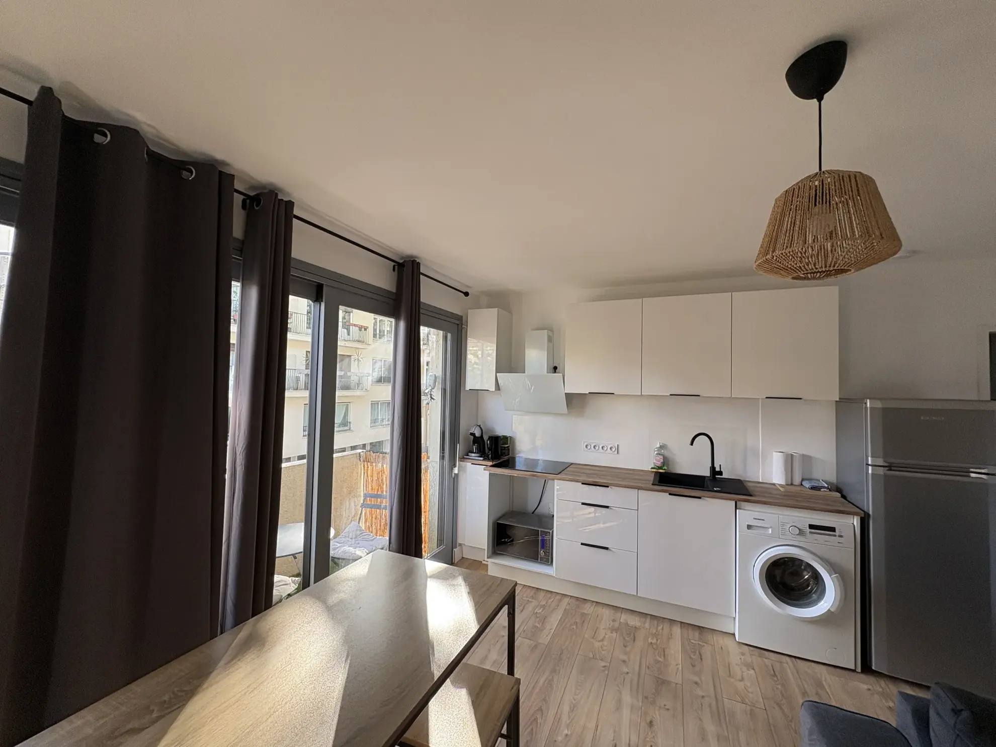 Appartement T3 rénové à Montpellier proche Gare Saint-Roch avec terrasse et garage 