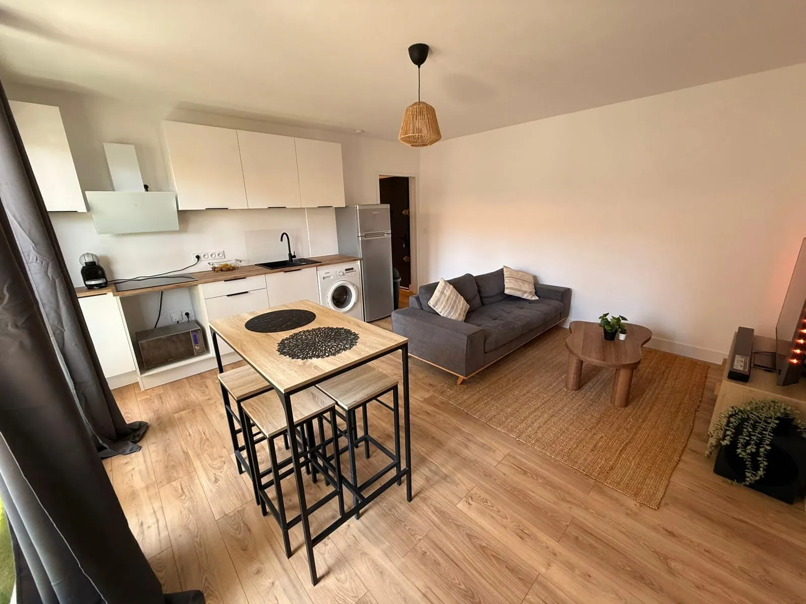 Appartement T3 rénové à Montpellier proche Gare Saint-Roch avec terrasse et garage 