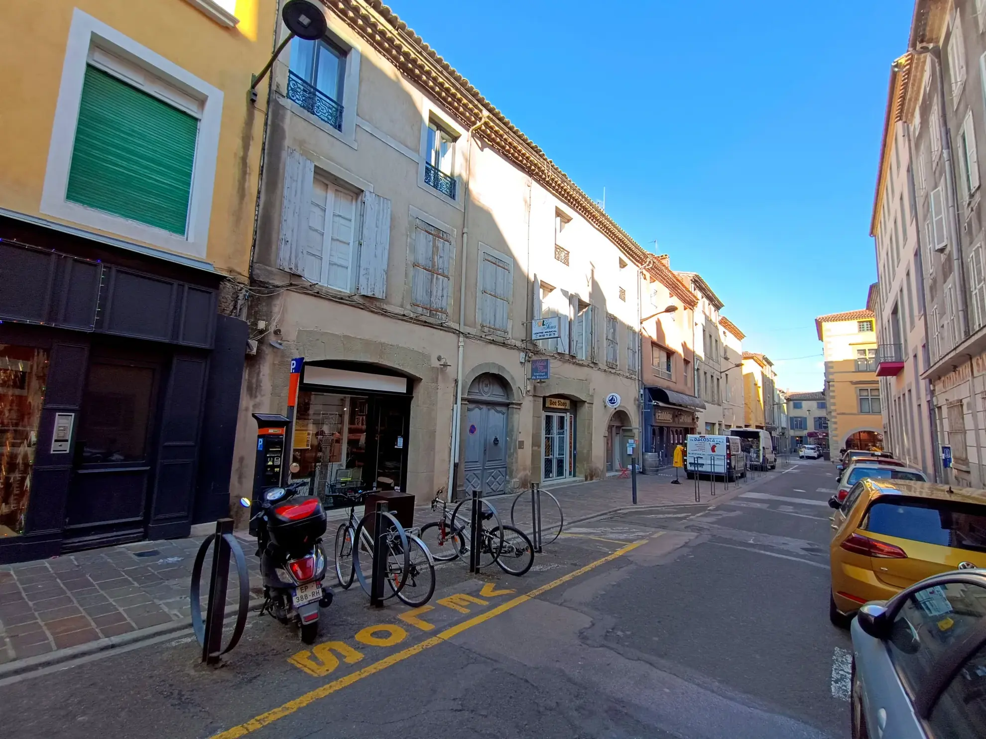 Local commercial de 20 m² avec réserve au cœur de Carcassonne, emplacement premium 