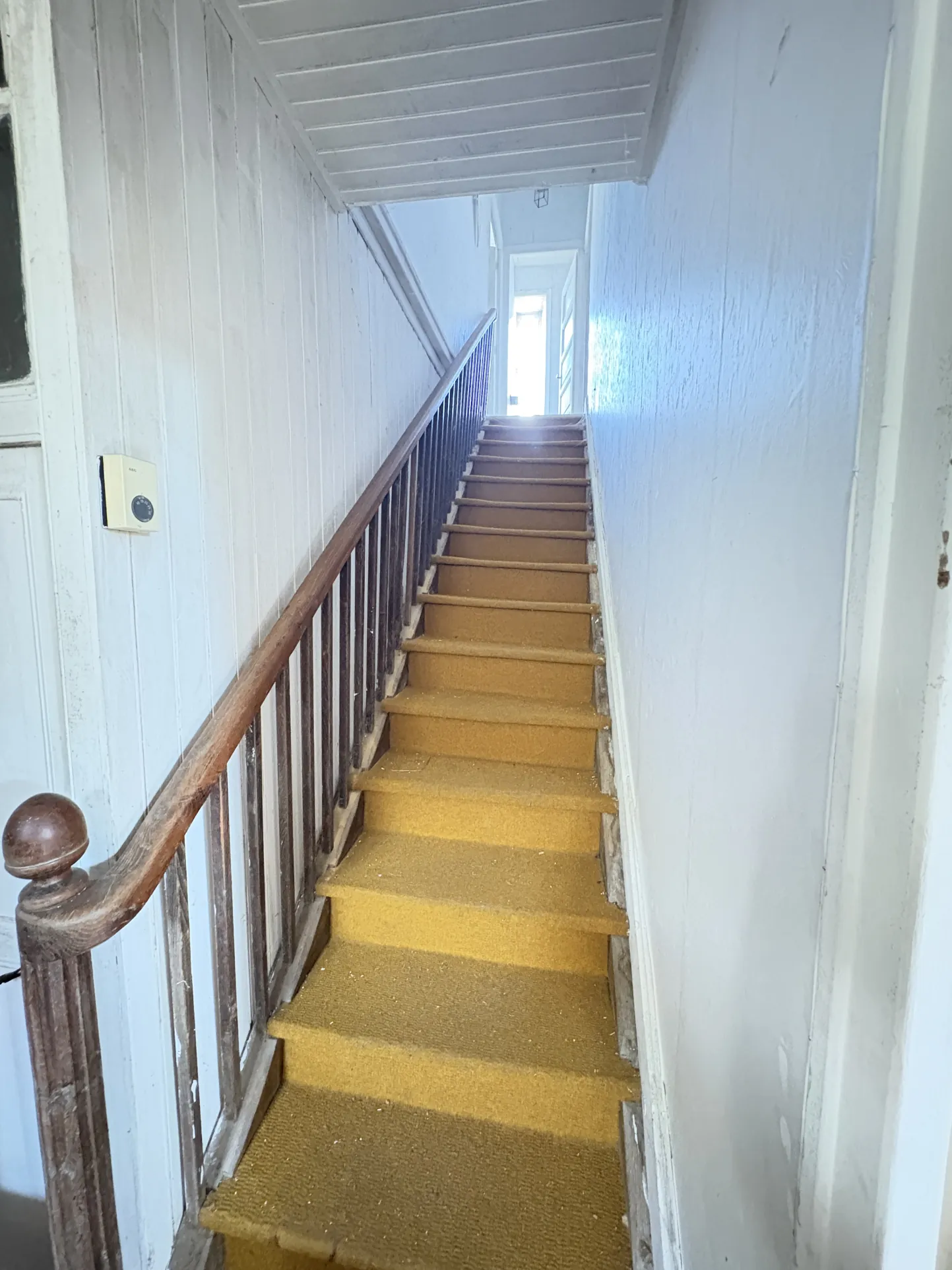 Maison ancienne à rénover à Auriac, 8 pièces avec terrain et dépendances 