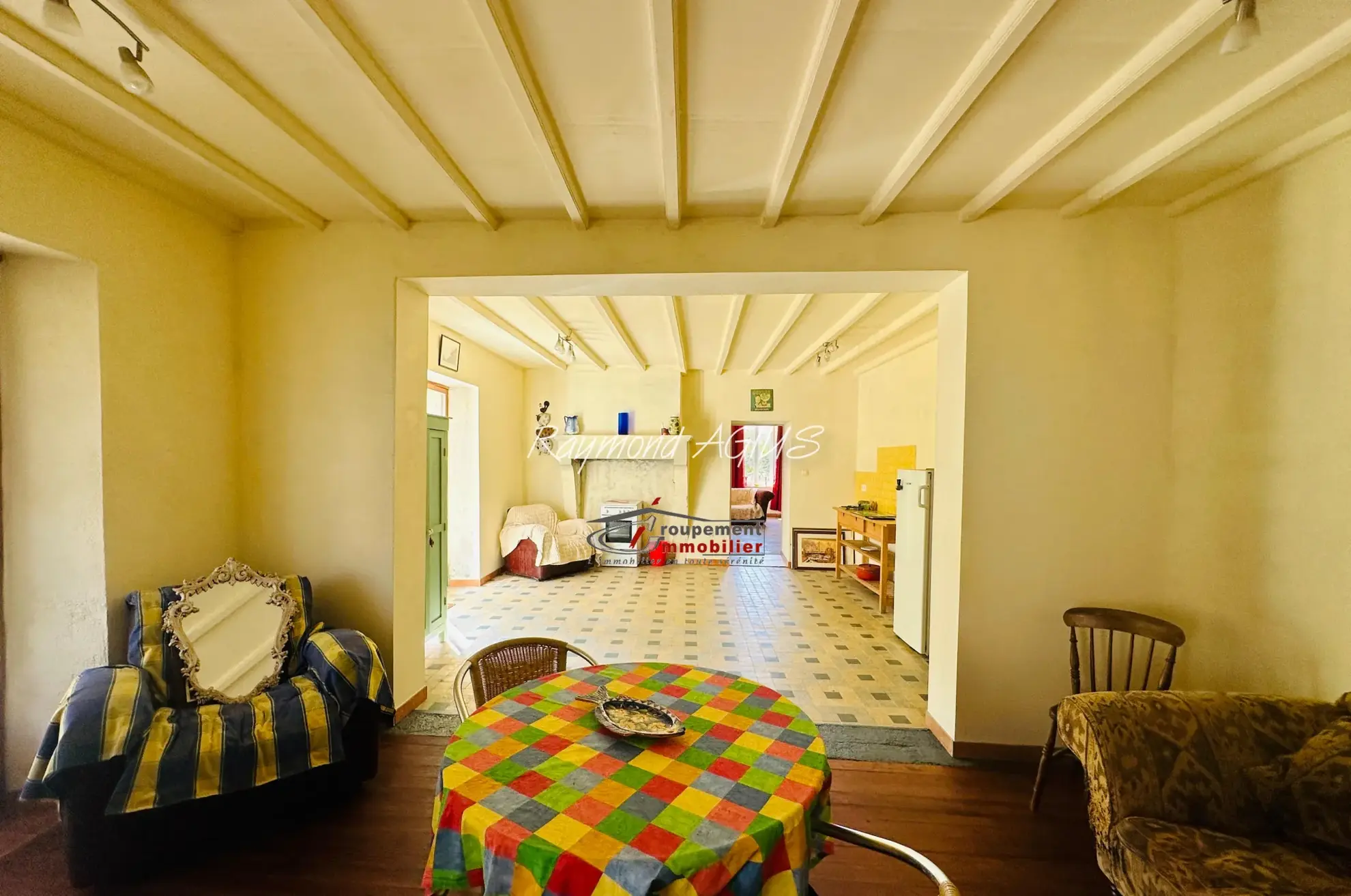 Charmante maison en pierre avec dépendances et 1,7 hectare à Gardonne 