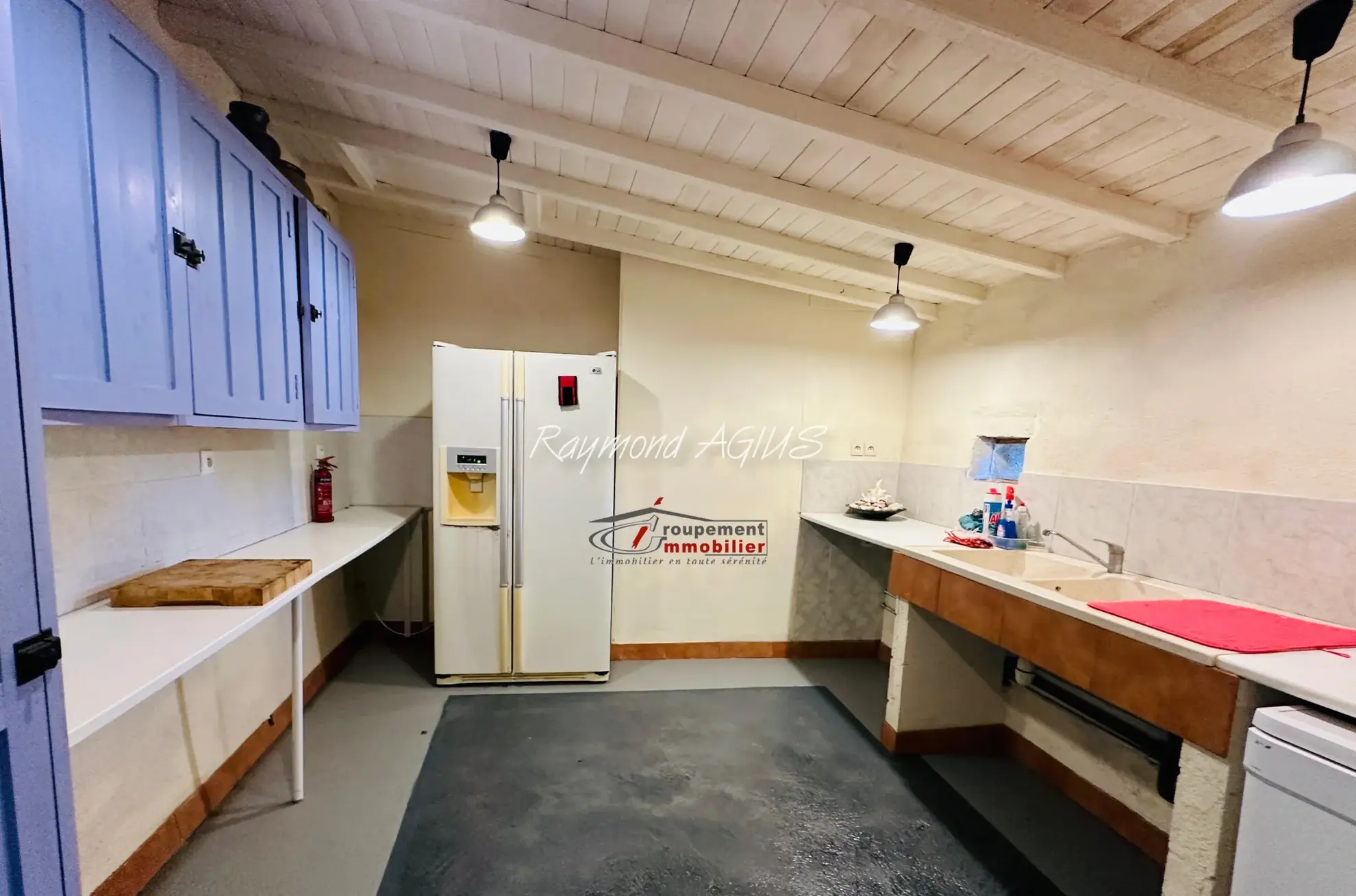 Charmante maison en pierre avec dépendances et 1,7 hectare à Gardonne 