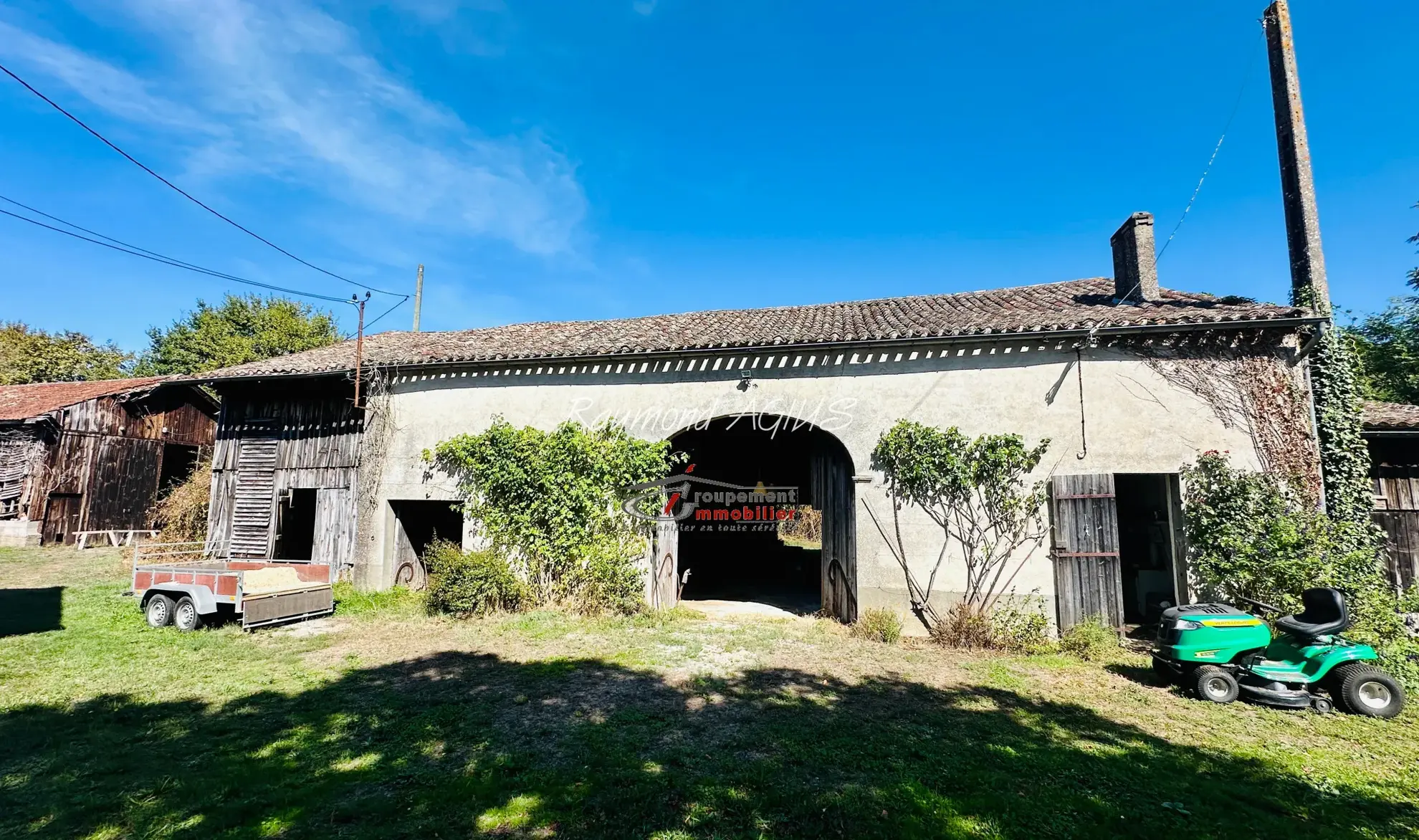 Charmante maison en pierre avec dépendances et 1,7 hectare à Gardonne 