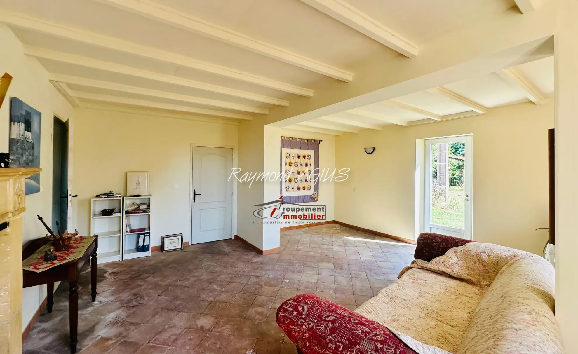 Charmante maison en pierre avec dépendances et 1,7 hectare à Gardonne 