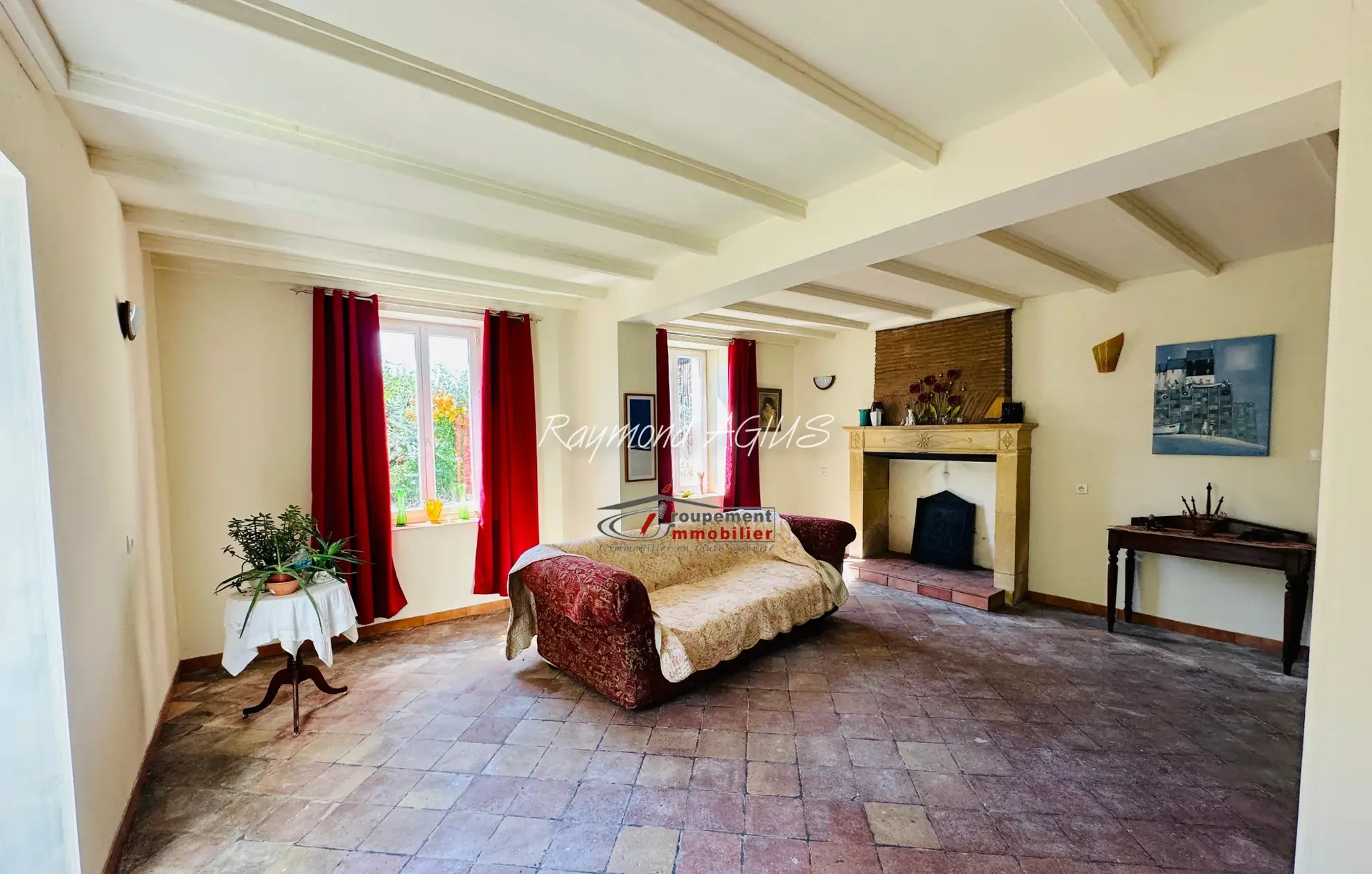 Charmante maison en pierre avec dépendances et 1,7 hectare à Gardonne 