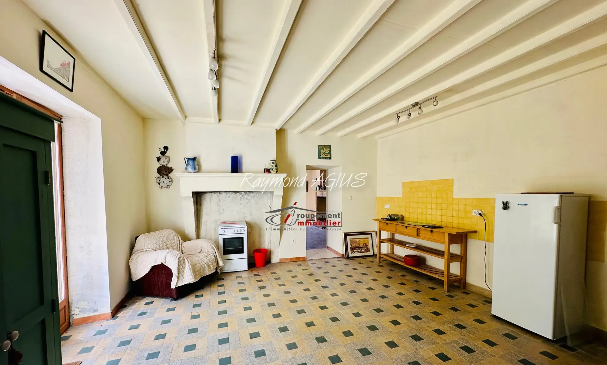 Charmante maison en pierre avec dépendances et 1,7 hectare à Gardonne 