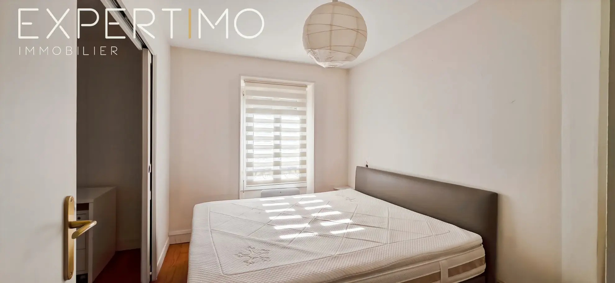 Appartement duplex lumineux de 75m2 avec vue sur la place à Étampes 