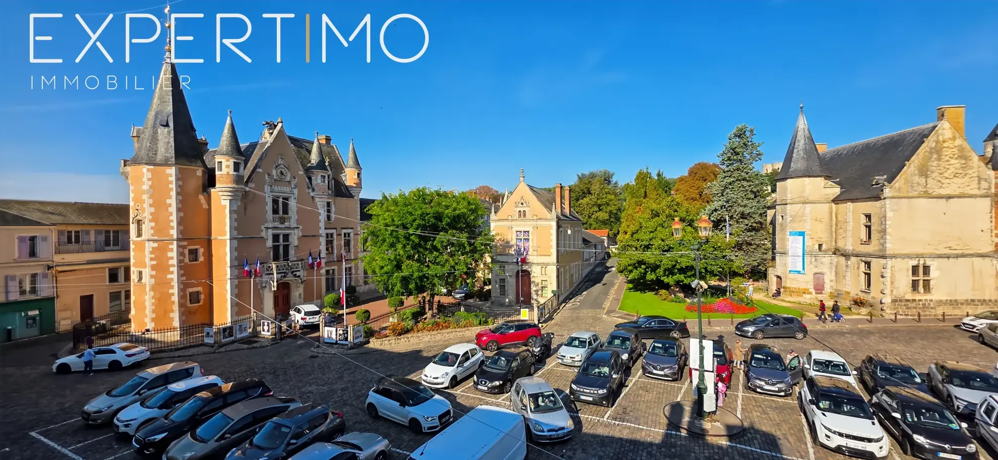 Appartement duplex lumineux de 75m2 avec vue sur la place à Étampes 