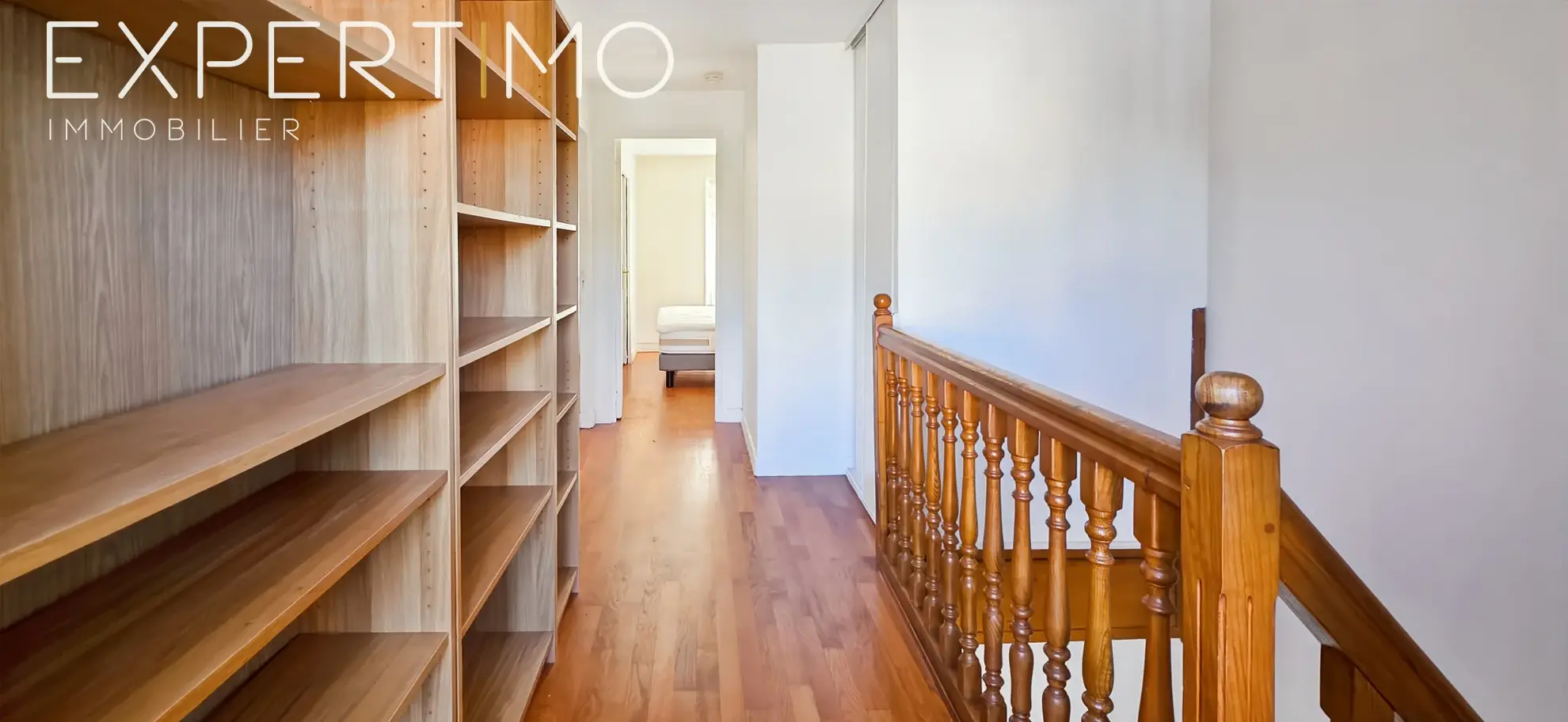 Appartement duplex lumineux de 75m2 avec vue sur la place à Étampes 