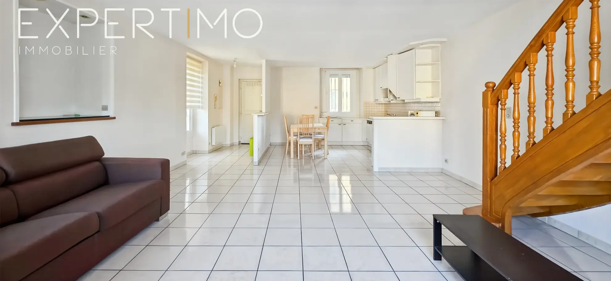 Appartement duplex lumineux de 75m2 avec vue sur la place à Étampes 