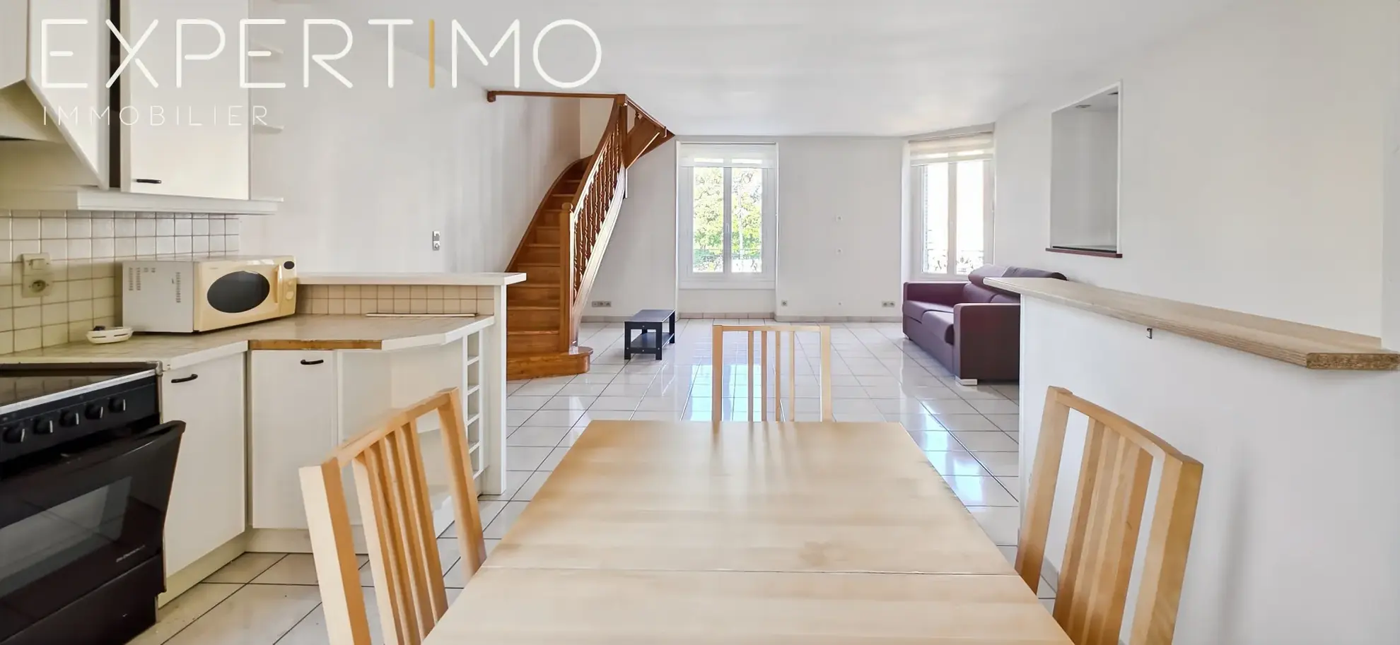 Appartement duplex lumineux de 75m2 avec vue sur la place à Étampes 