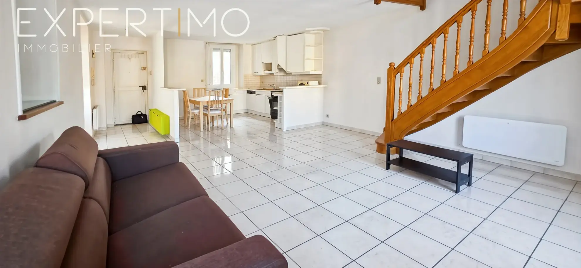 Appartement duplex lumineux de 75m2 avec vue sur la place à Étampes 