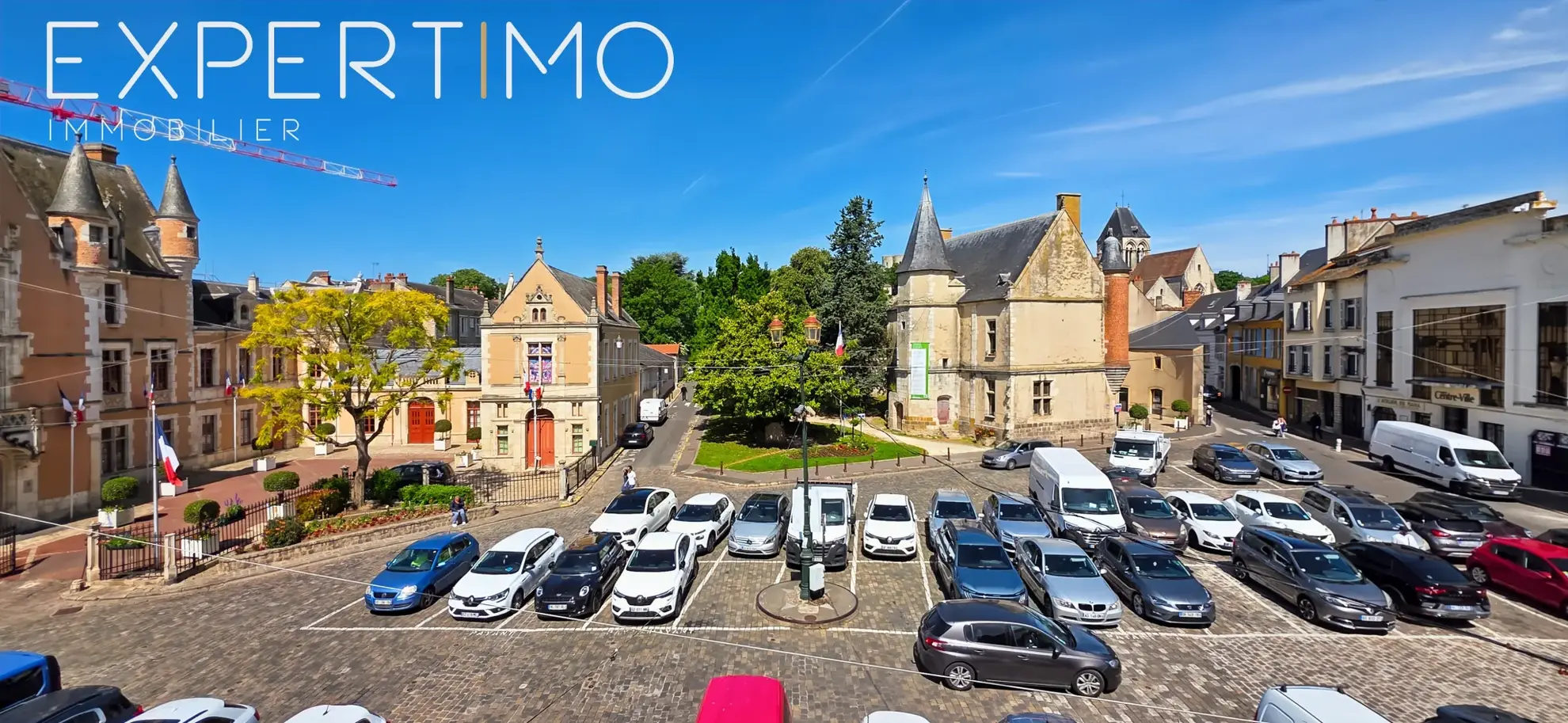 Appartement duplex lumineux de 75m2 avec vue sur la place à Étampes