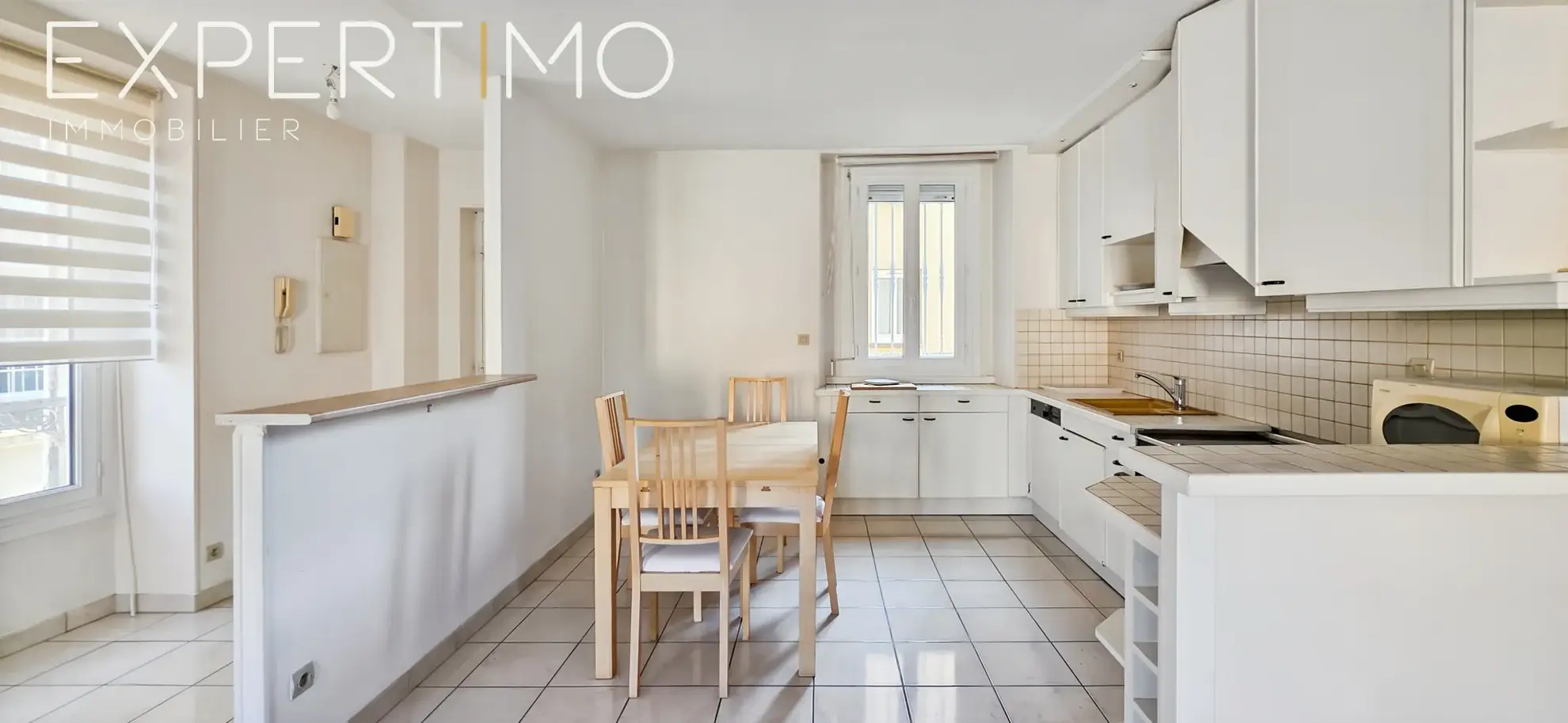 Appartement duplex lumineux de 75m2 avec vue sur la place à Étampes 