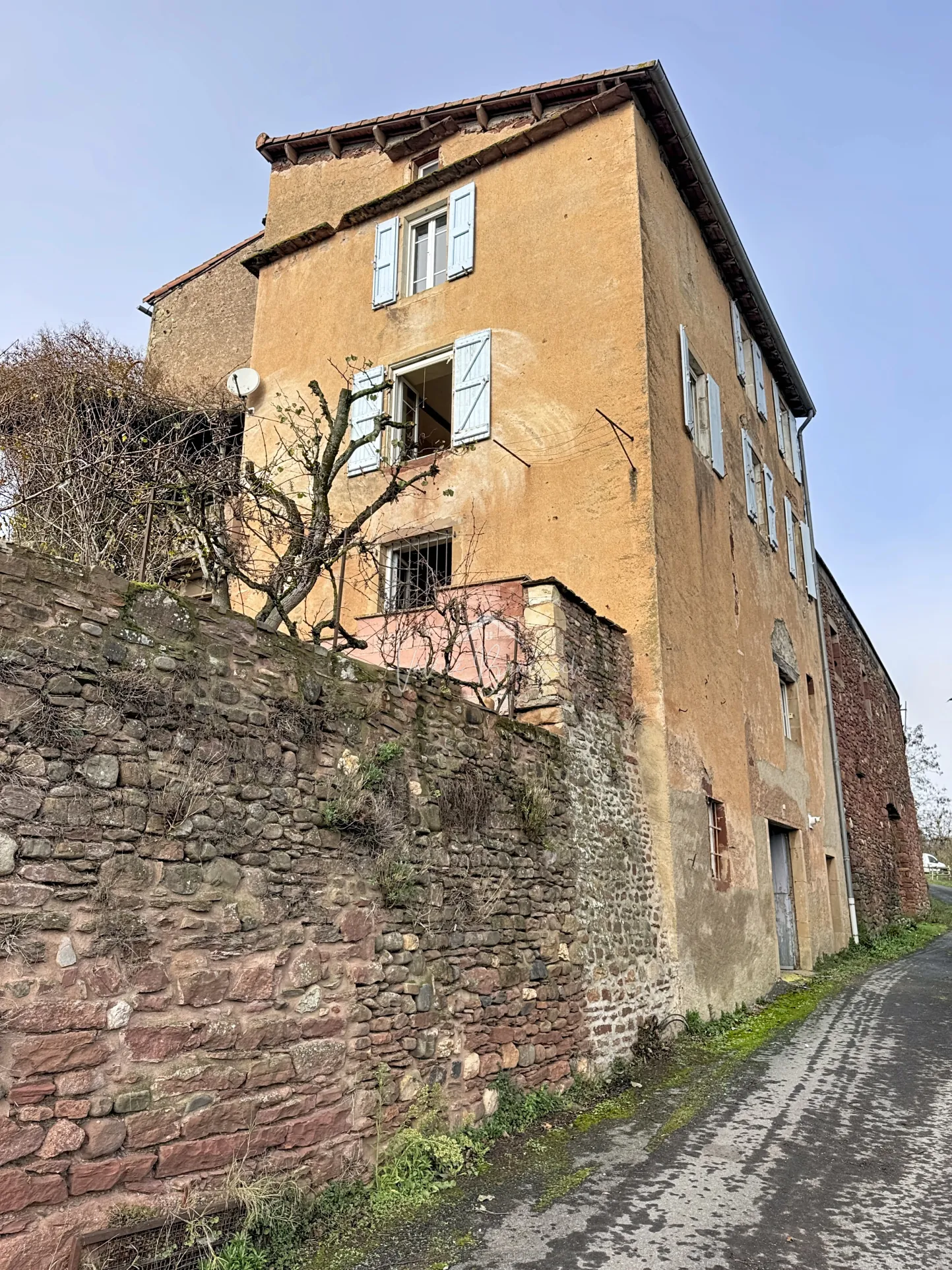Maison de village avec vue dégagée à Montlaur – 142 m², 3 chambres, garage et potentiel locatif