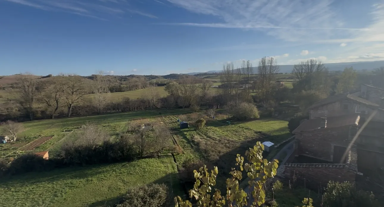 Maison de village avec vue dégagée à Montlaur – 142 m², 3 chambres, garage et potentiel locatif 