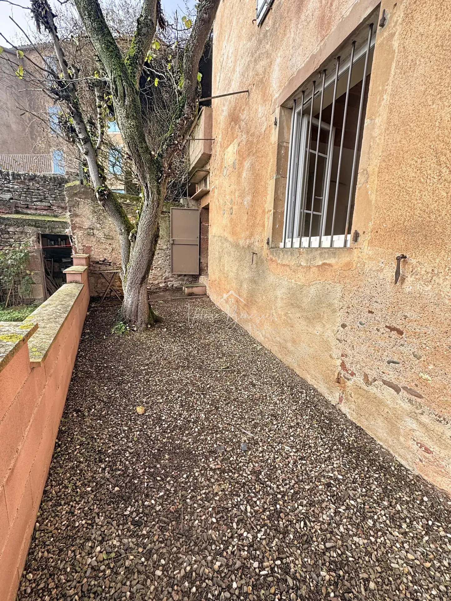 Maison de village avec vue dégagée à Montlaur – 142 m², 3 chambres, garage et potentiel locatif 