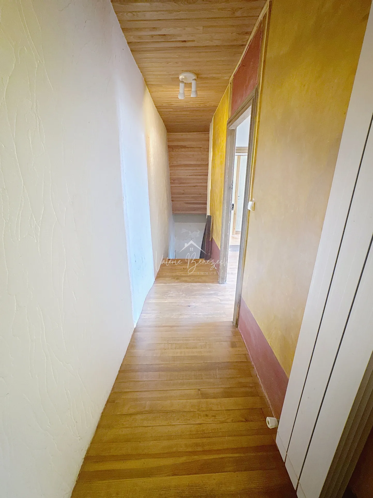 Maison de village avec vue dégagée à Montlaur – 142 m², 3 chambres, garage et potentiel locatif 