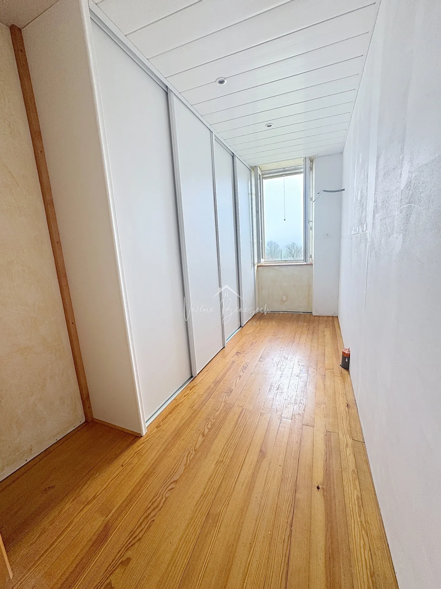 Maison de village avec vue dégagée à Montlaur – 142 m², 3 chambres, garage et potentiel locatif 