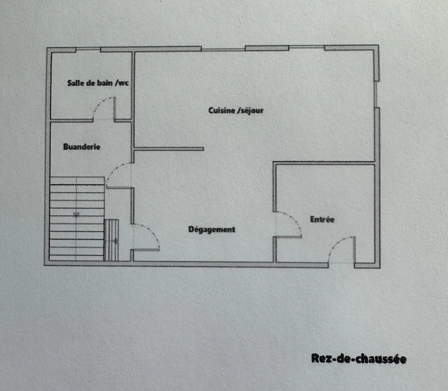 Maison de village avec vue dégagée à Montlaur – 142 m², 3 chambres, garage et potentiel locatif 