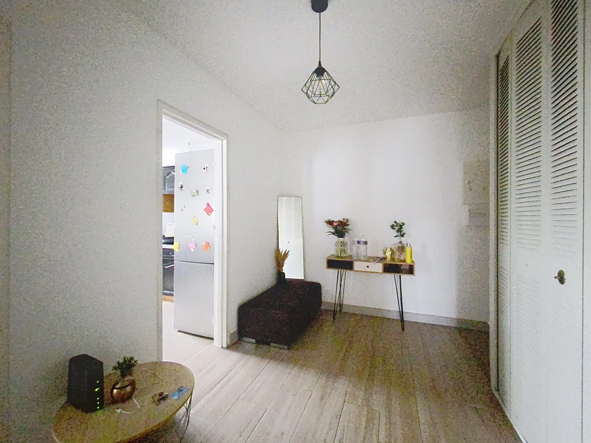 Appartement rénové de 70 m² avec balcon à Saint-Étienne, disponible en vente 