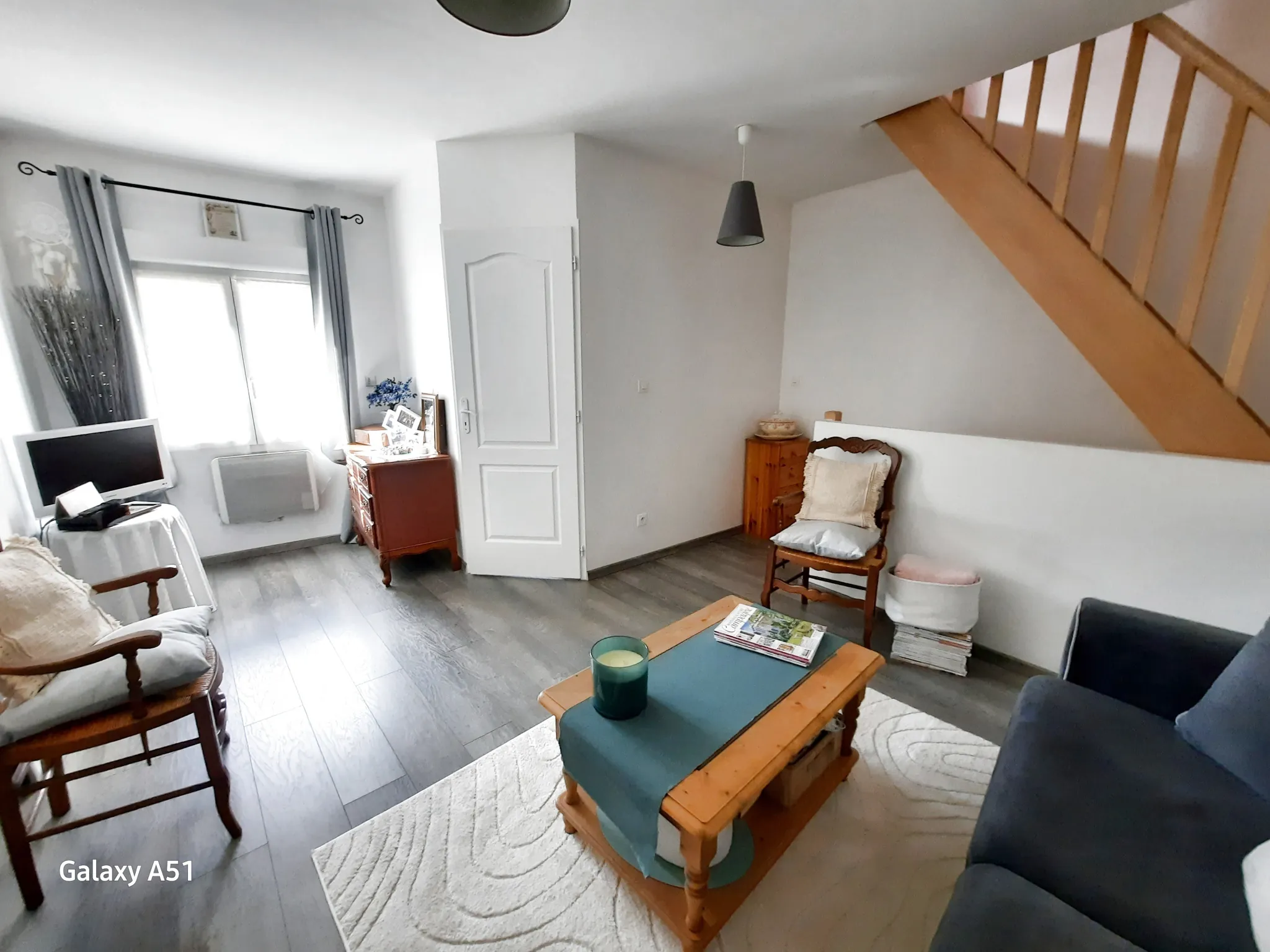 Maison de ville avec balcon et garage à Quincy-Voisins 