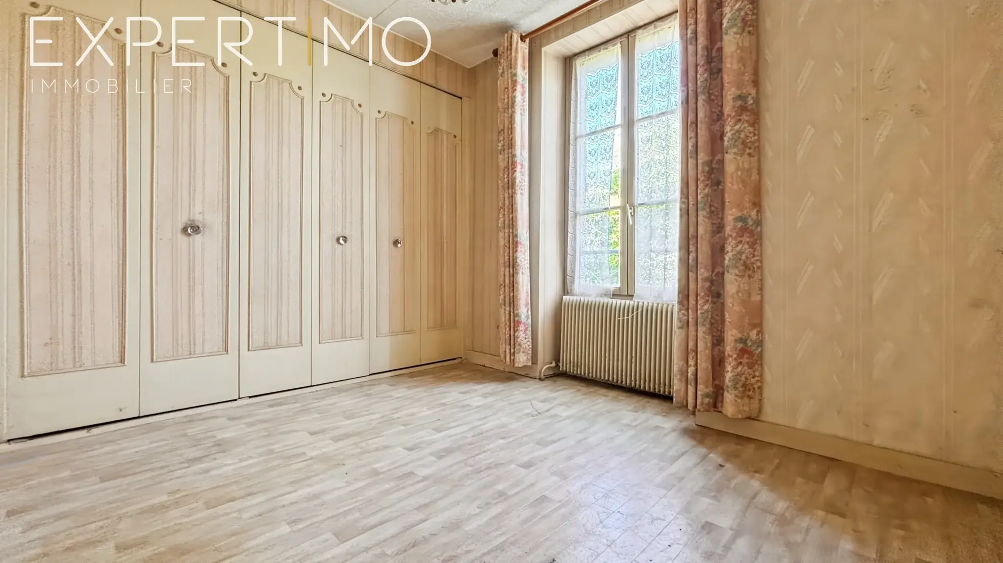 Maison à Rénover de 145 m² avec Grand Terrain à Étampes 