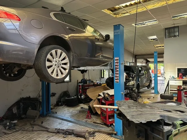 Garage automobile à Thionville - Murs et Fonds à vendre 