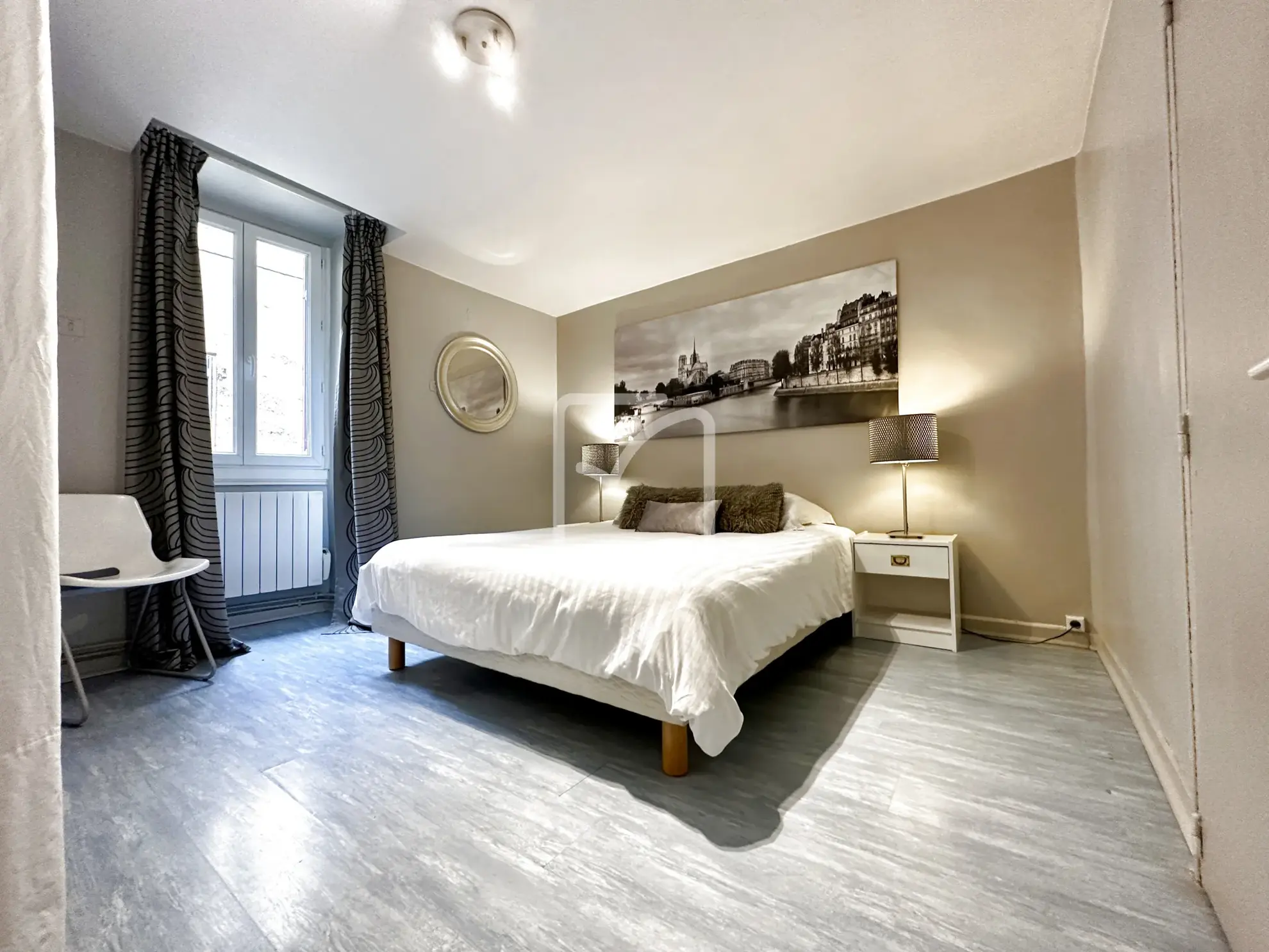 Maison de ville avec local commercial et potentiel d'agrandissement à Sarlat