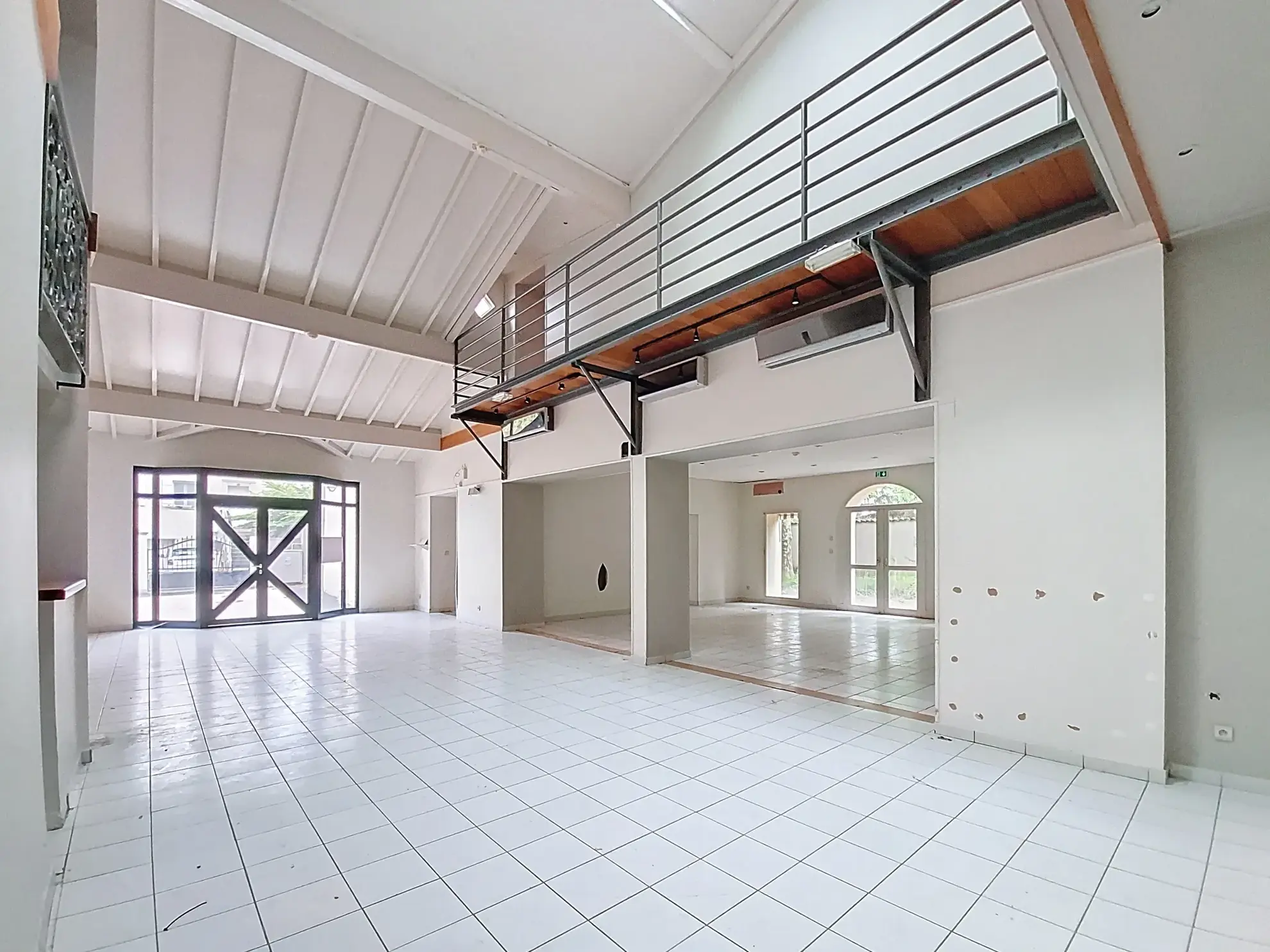 Appartement T3 de standing à Lyon, secteur du triangle d'or avec extérieur et parking 