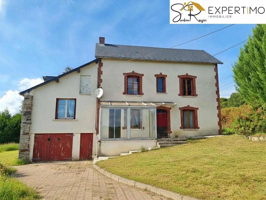 Maison à Sainte-Christine de 102 m² avec grand terrain de 13 180 m² à vendre